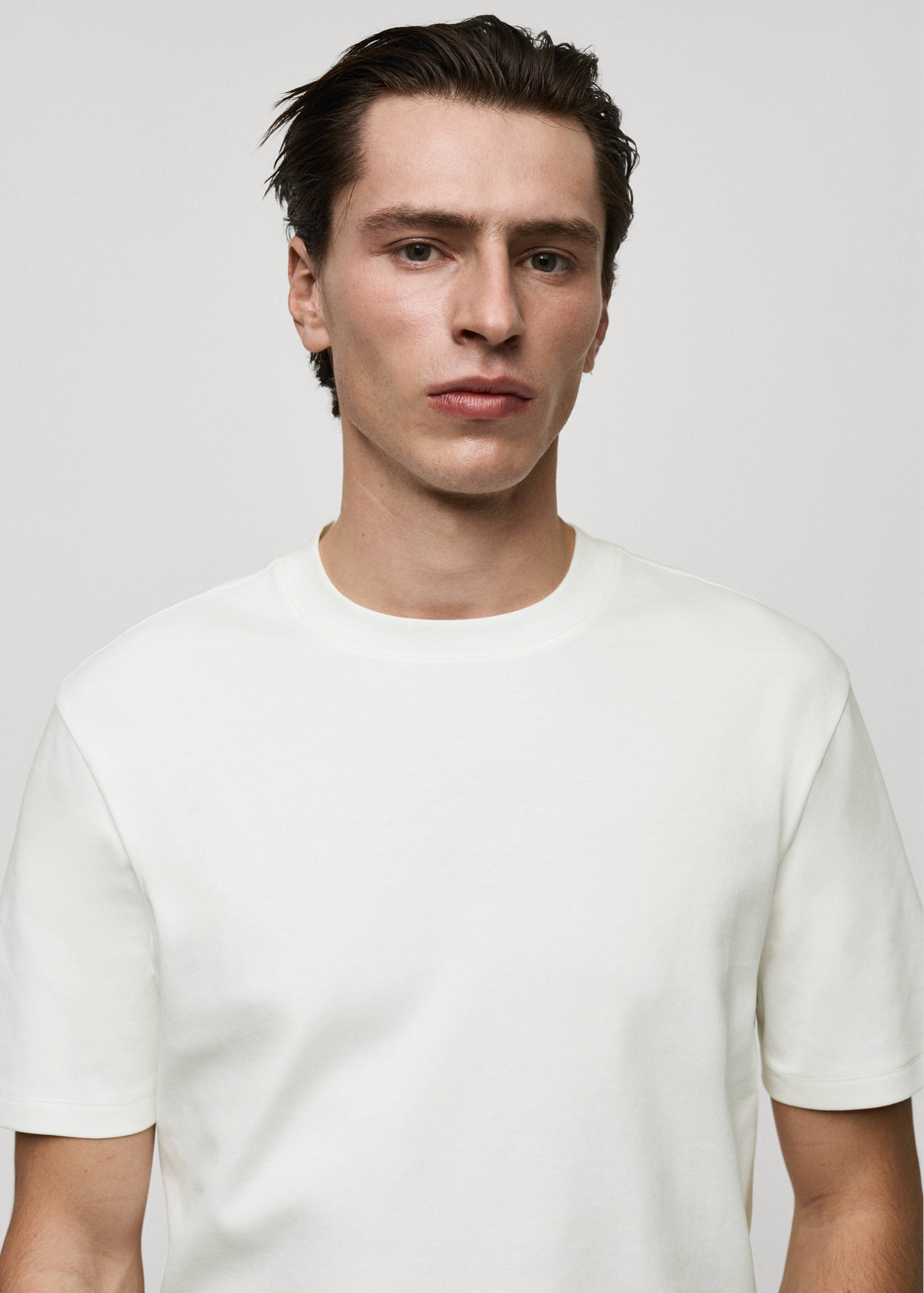 Medium weight regular fit T-shirt - Details of the article 1