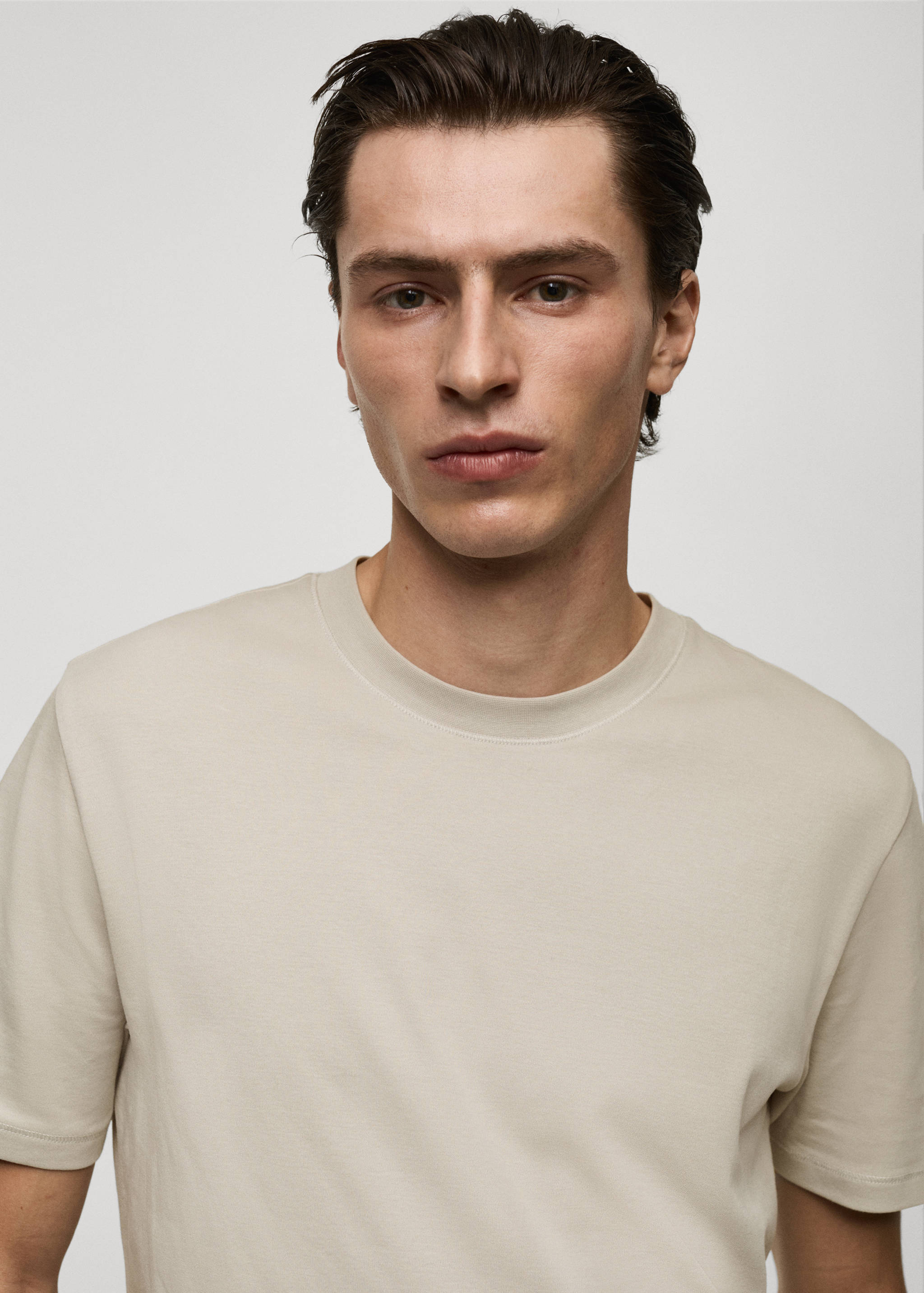Medium weight regular fit T-shirt - Details of the article 1