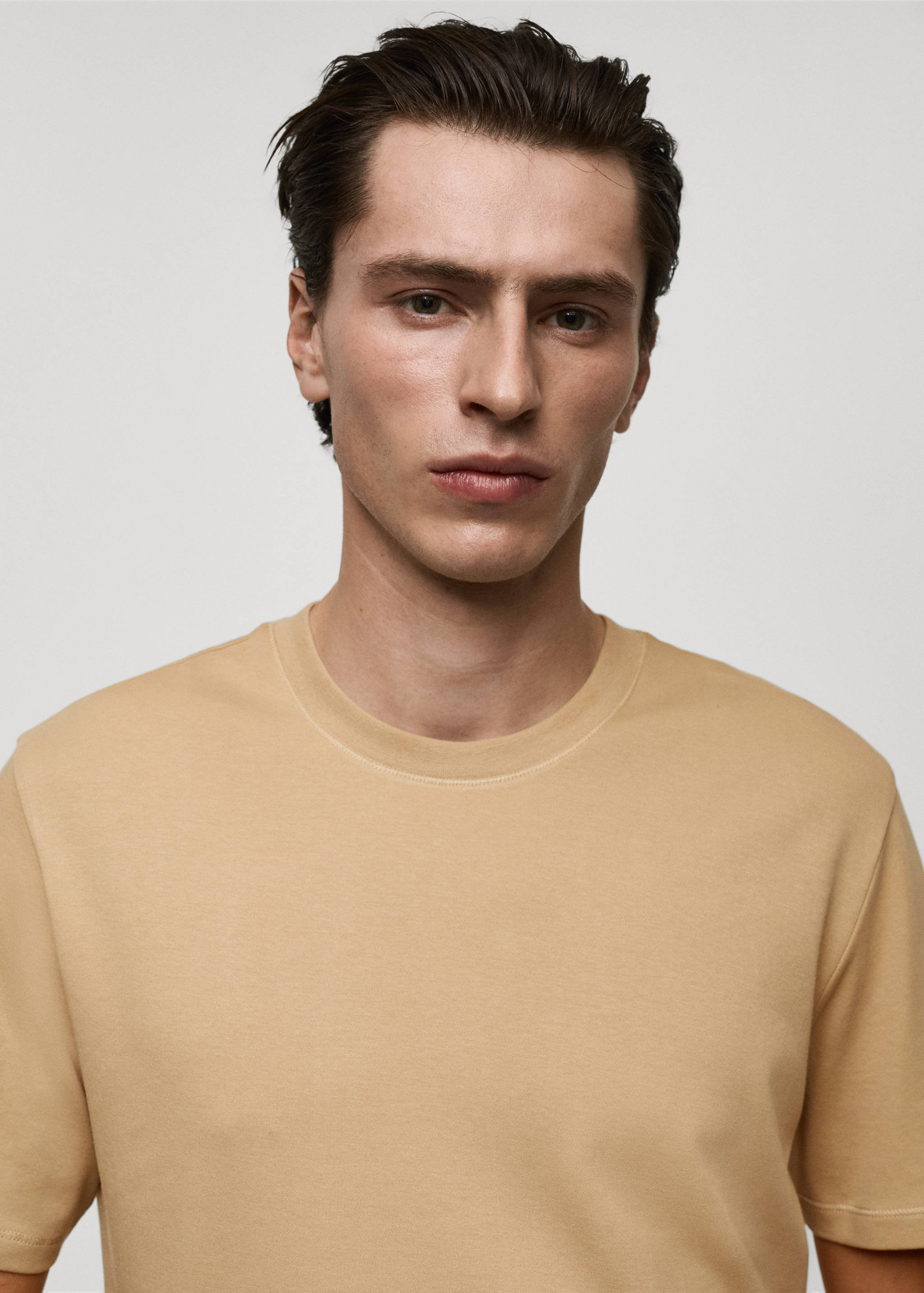 Medium weight regular fit T-shirt - Details of the article 1