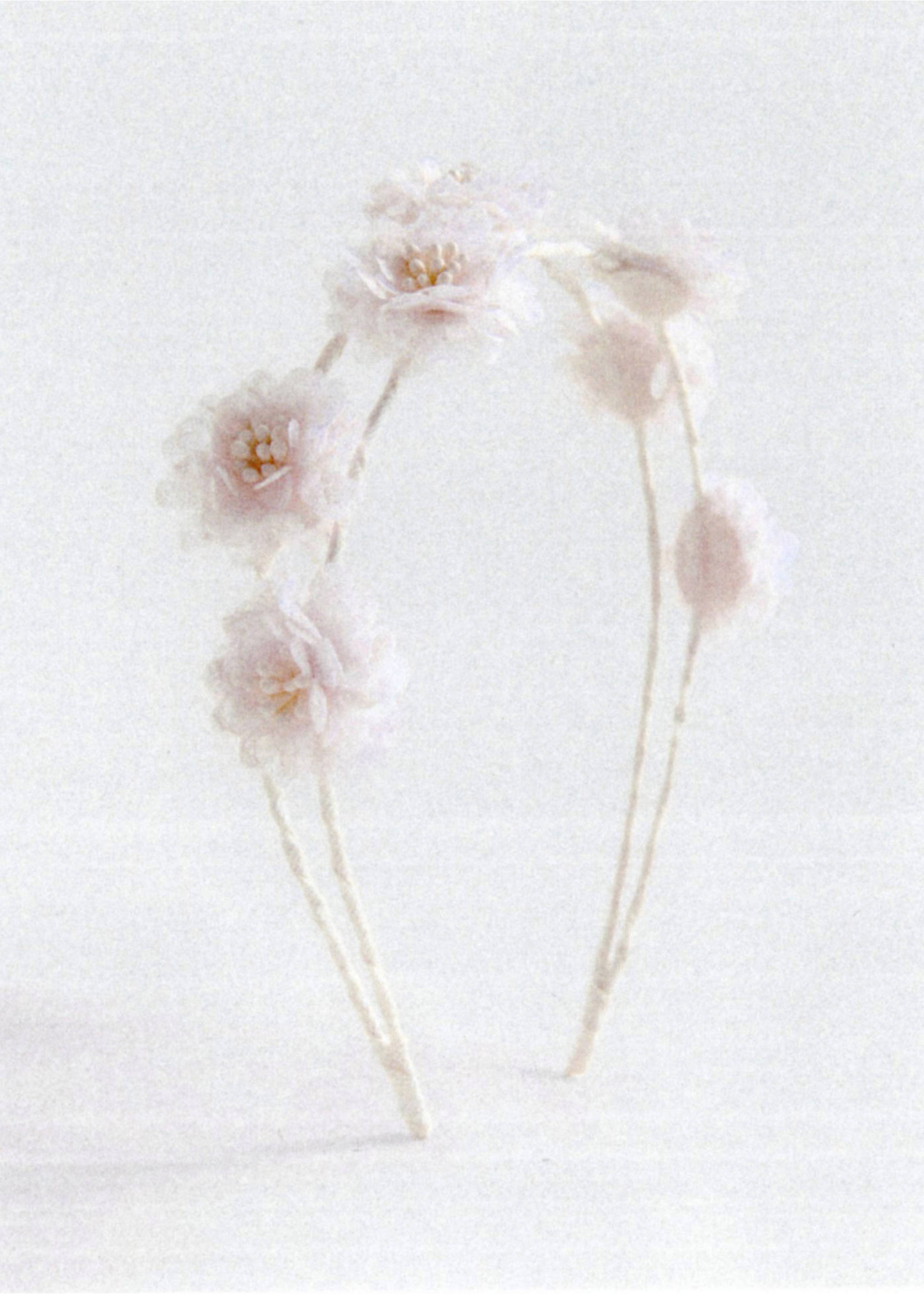 Flower hairband - Details of the article 5, Ecru. Ref: 87073648-00.