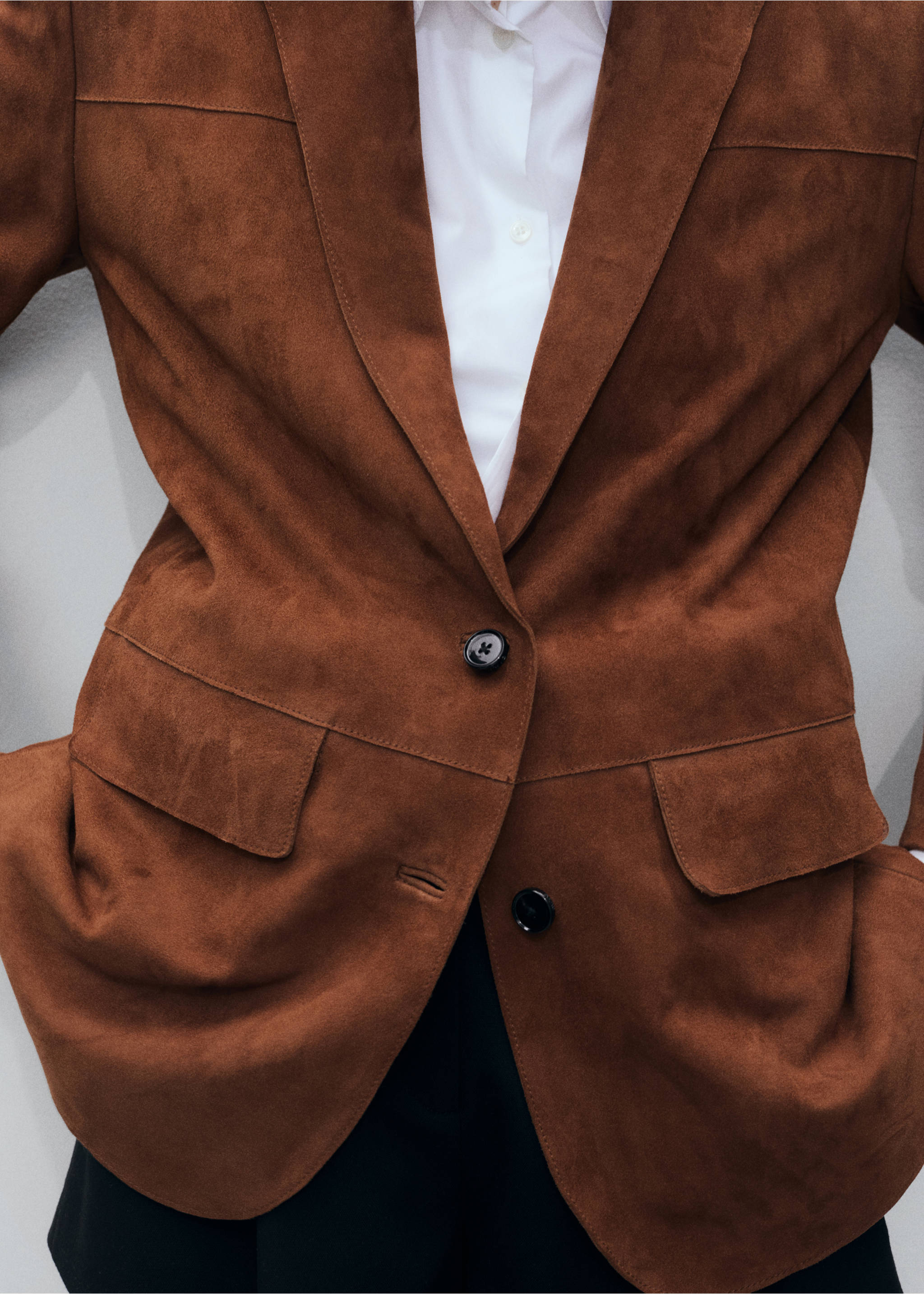 Straight suede blazer - Details of the article 2, Tobacco Brown. Ref: 87073653-00.