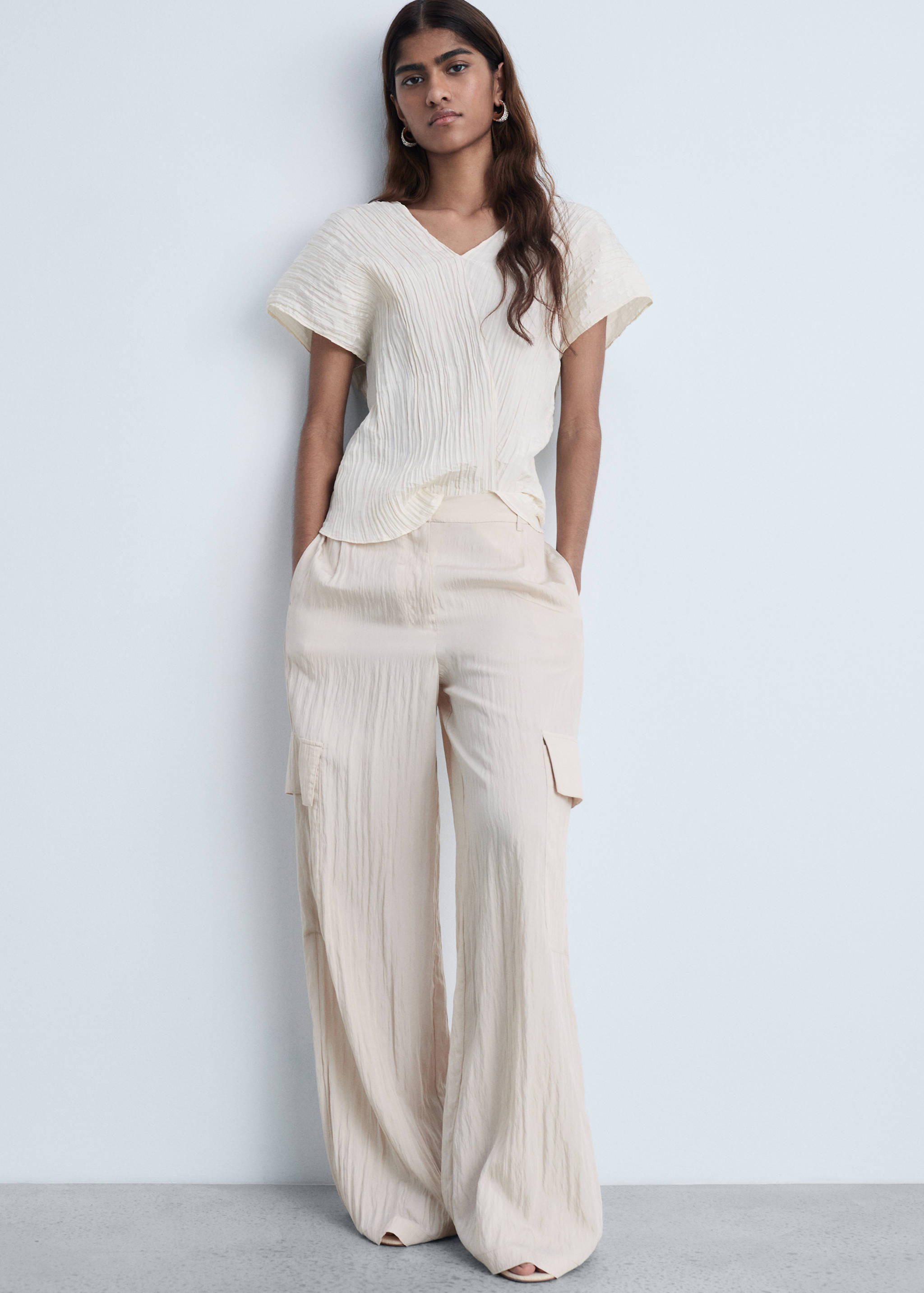 Top cu guler în V și aspect șifonat - Detaliu al articolului 2