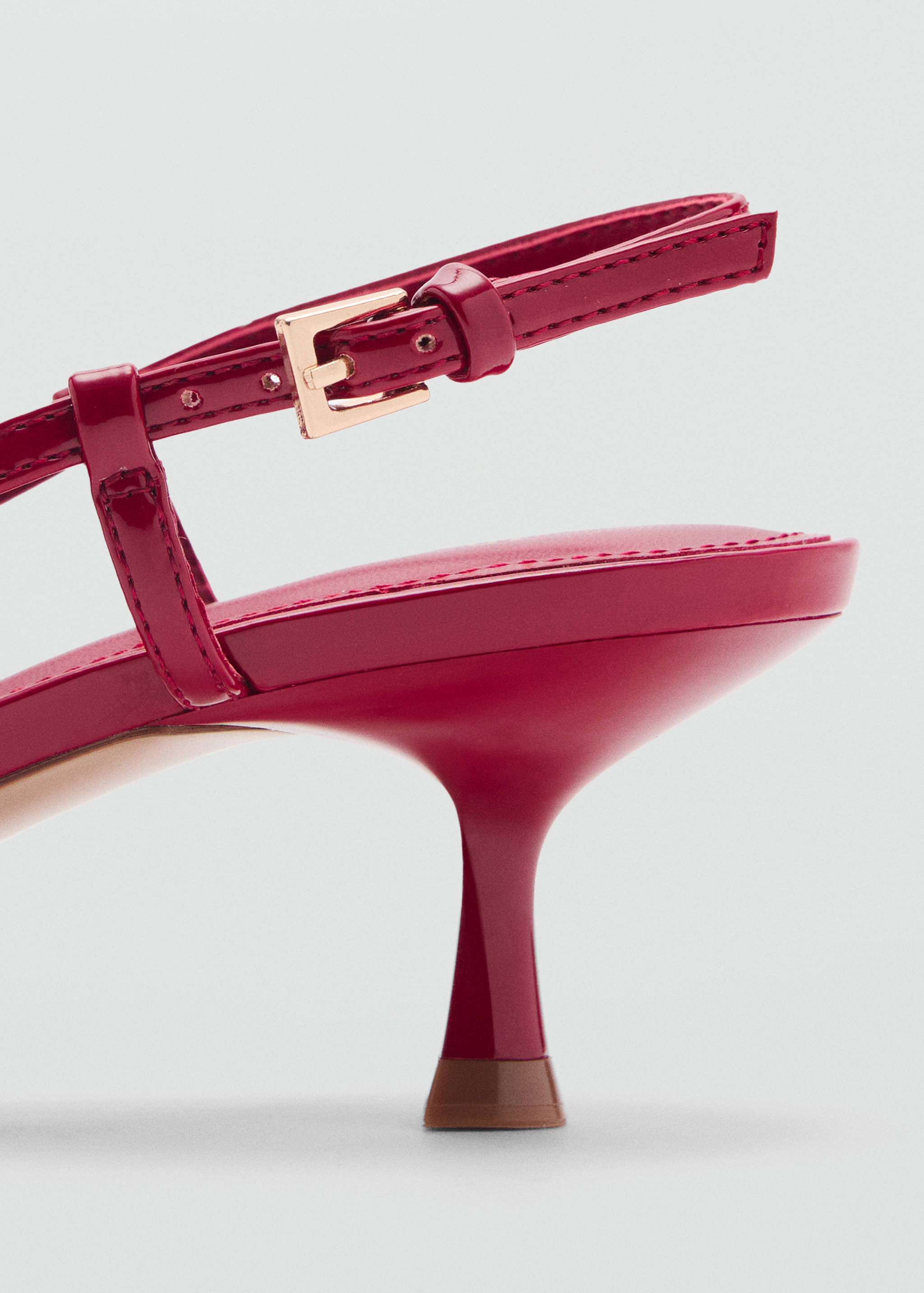 High-heeled shoes with metallic detail - Details of the article 2