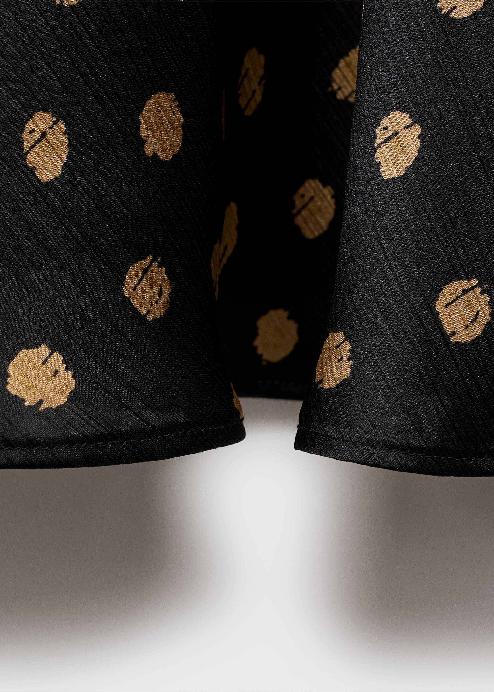 Polka-dot midi skirt - Details of the article 0, Black. Ref: 87074069-00.