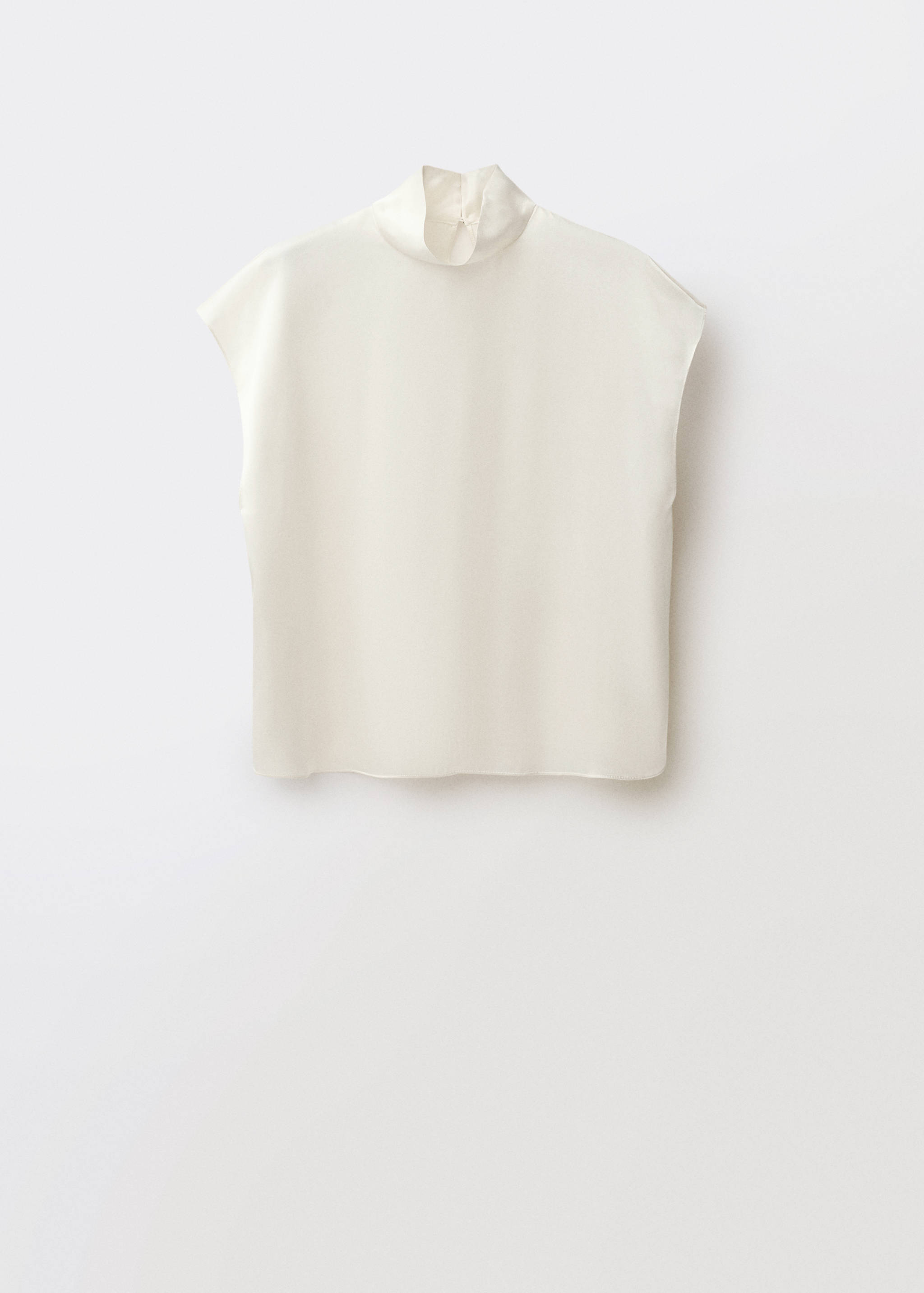 Шелковая блузка с воротником-стойкой - Изделие без модели