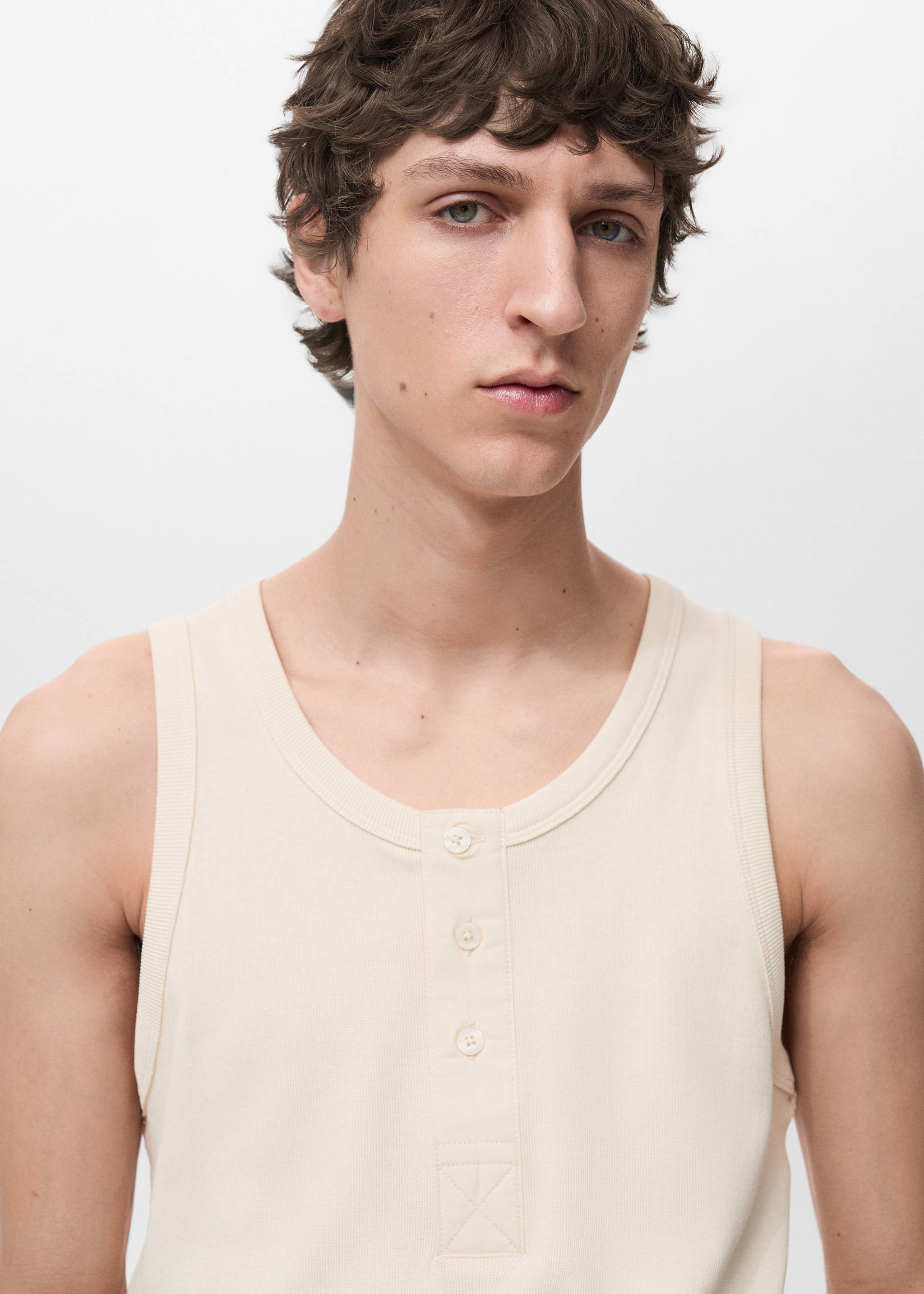 Майка 100% хлопок с пуговицами - Деталь изделия 1