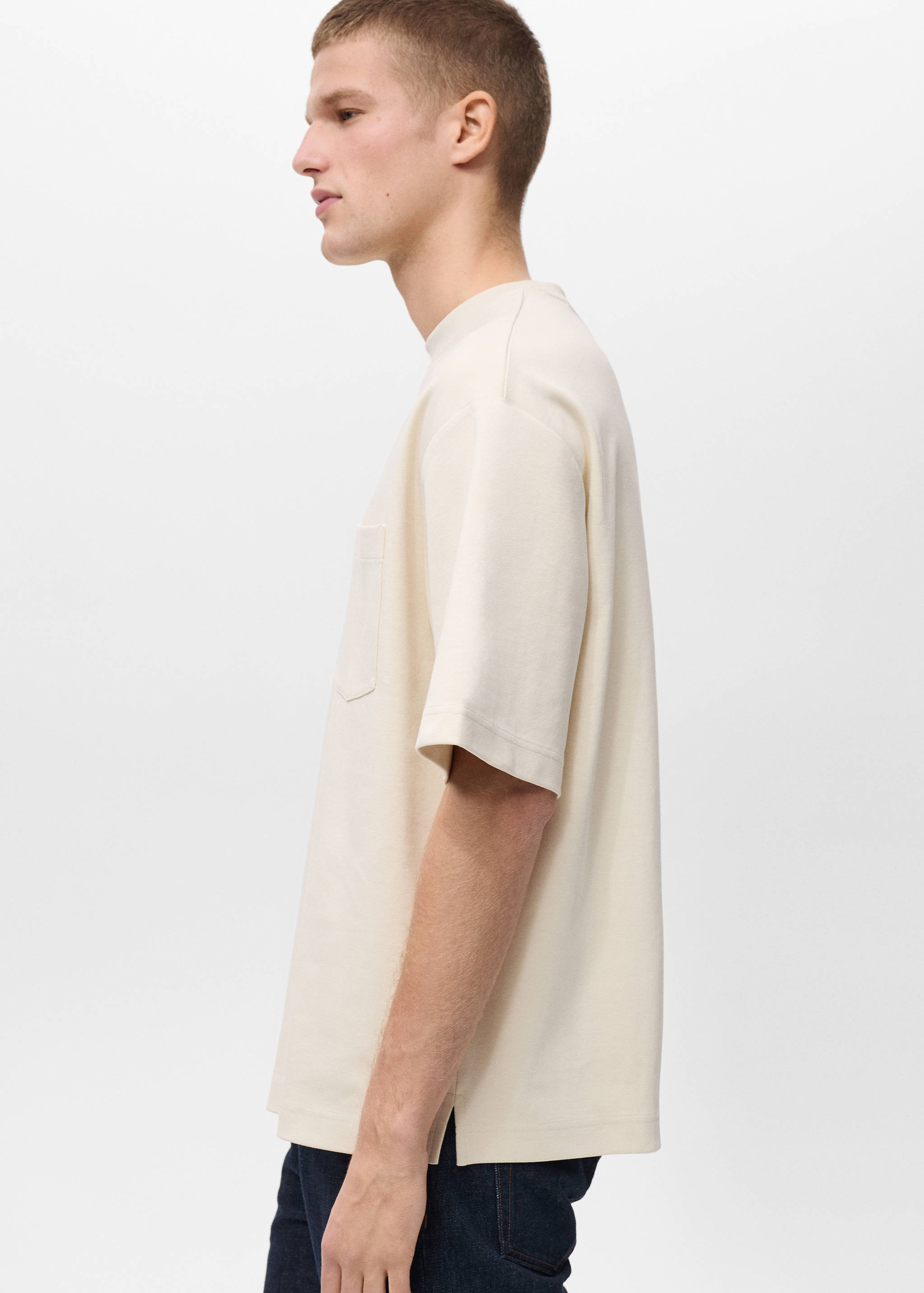 Oversize cotton pocket T-shirt - Details of the article 2