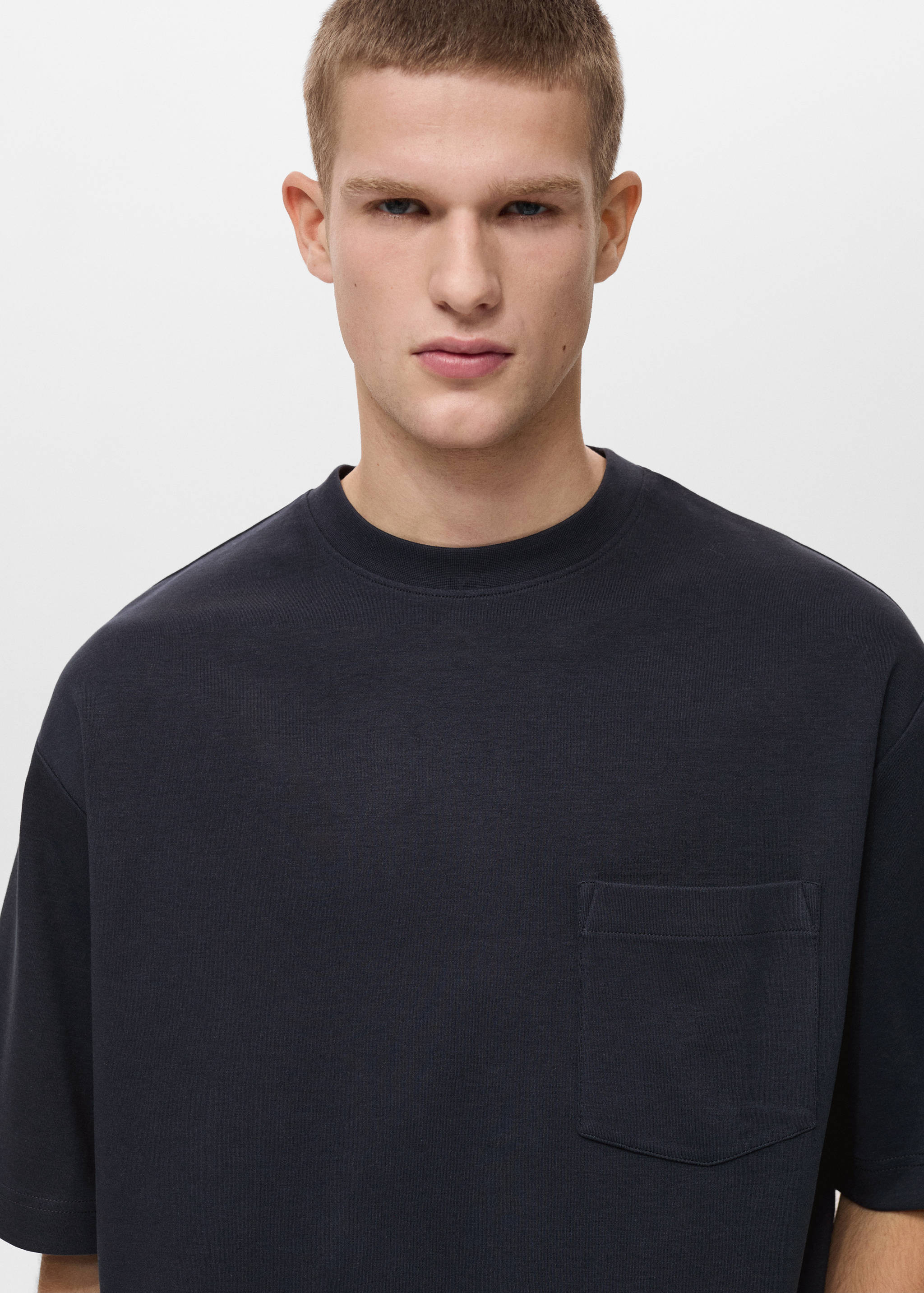 Oversize cotton pocket T-shirt - Details of the article 1