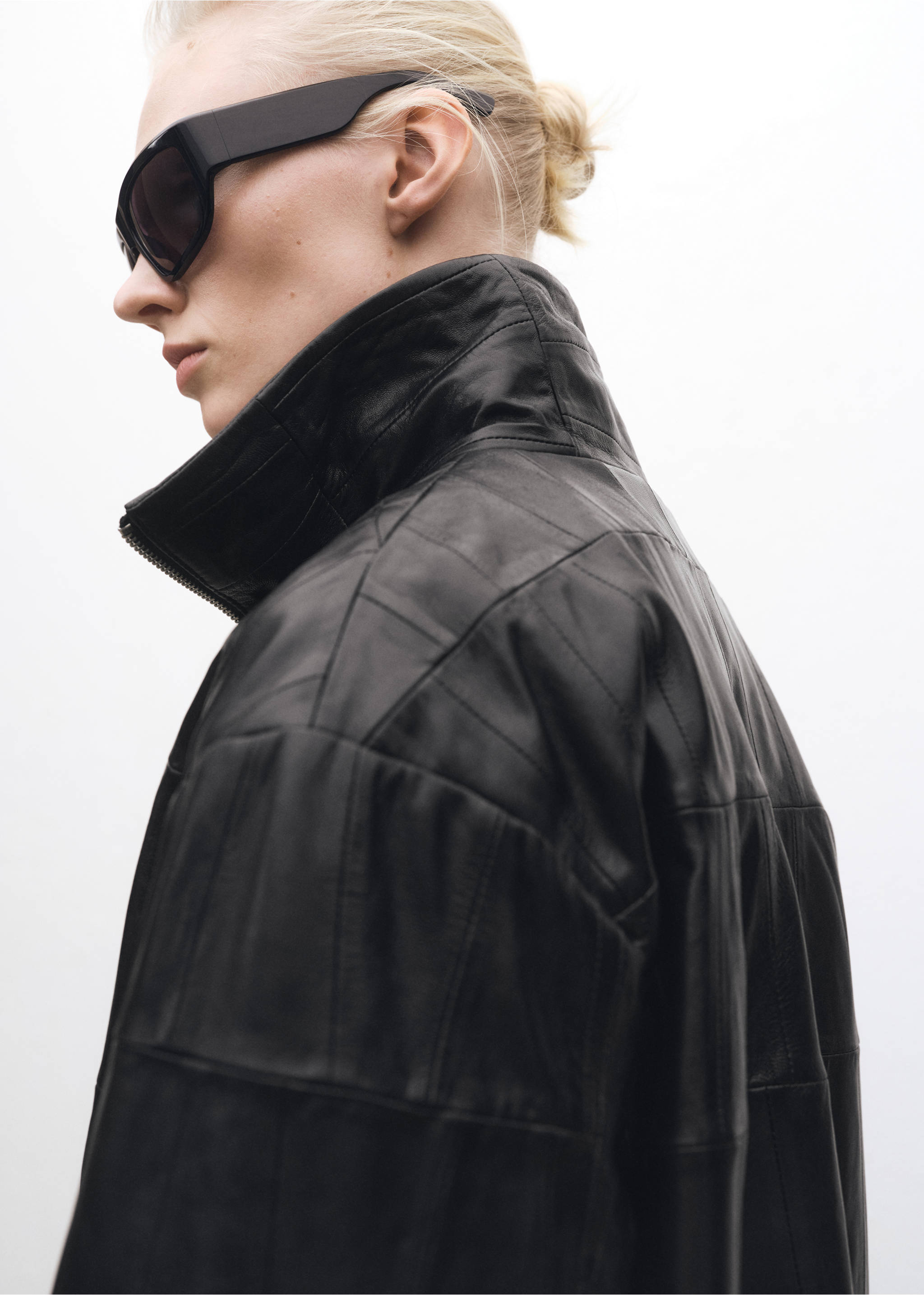 Oversized patchwork leather coat - Details of the article 2, Black. Ref: 87074418-00.
