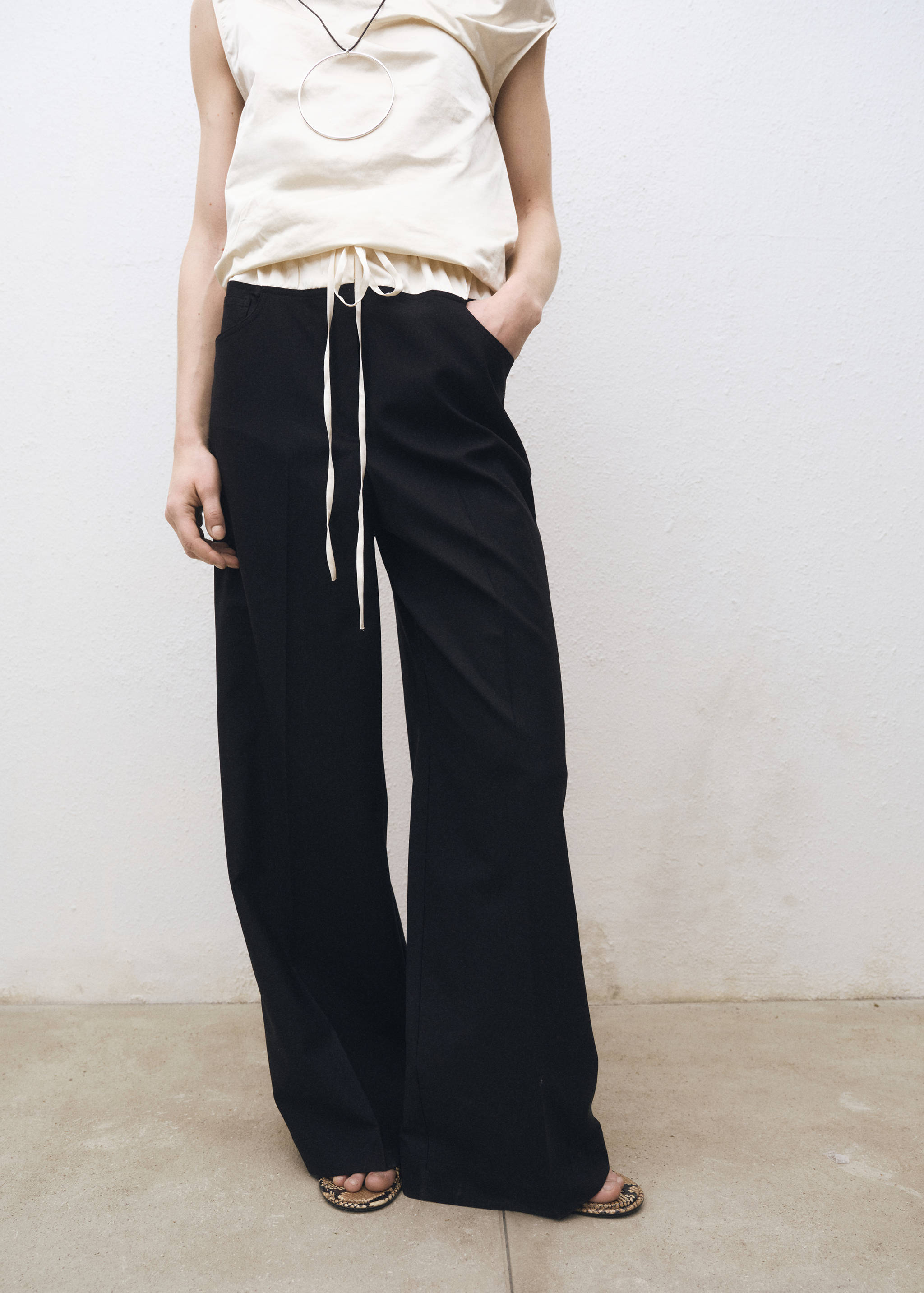 Mango Kombine yün karışımlı jogger pantolon görsel 8