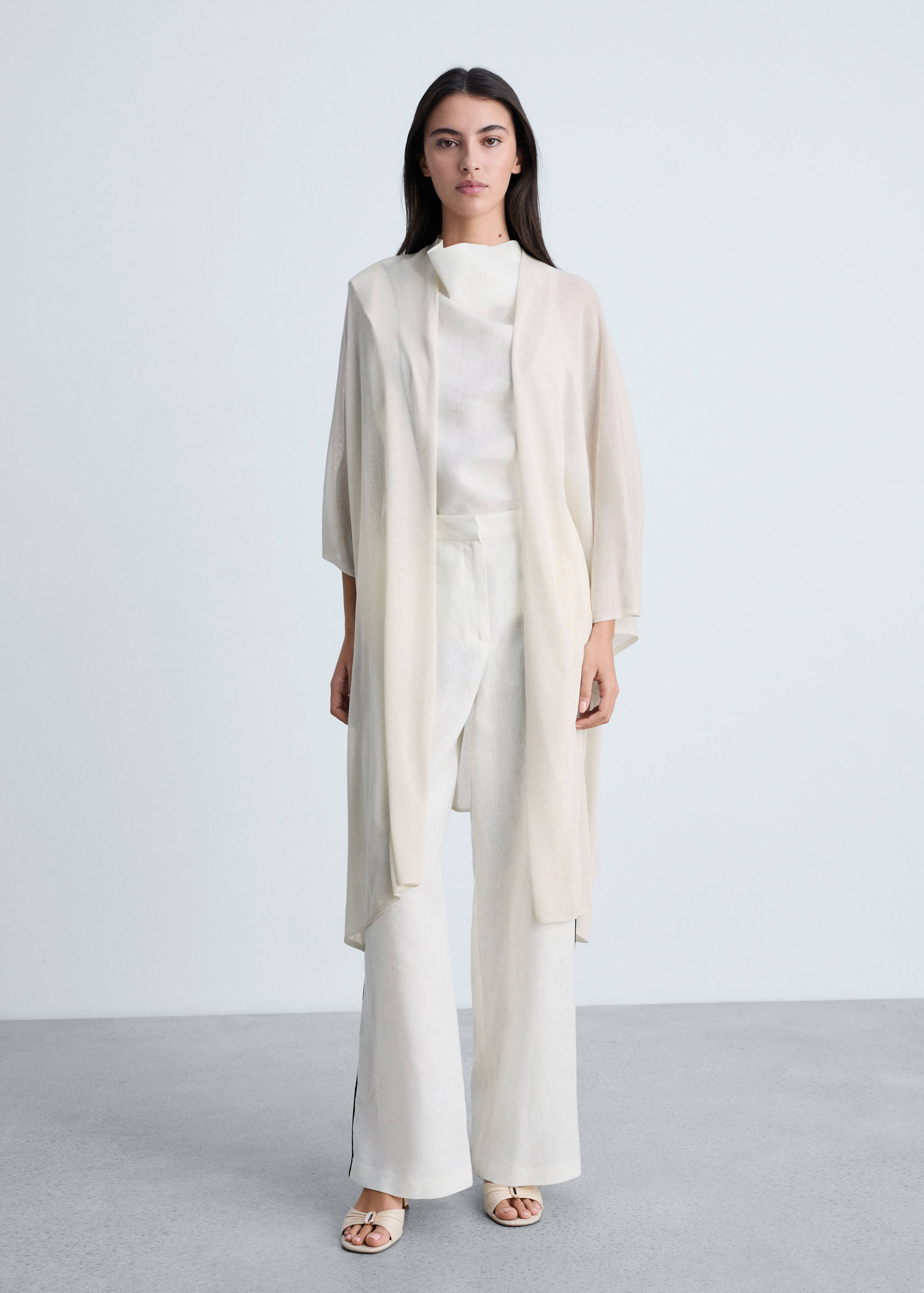 Fine knit long cardigan - General plane