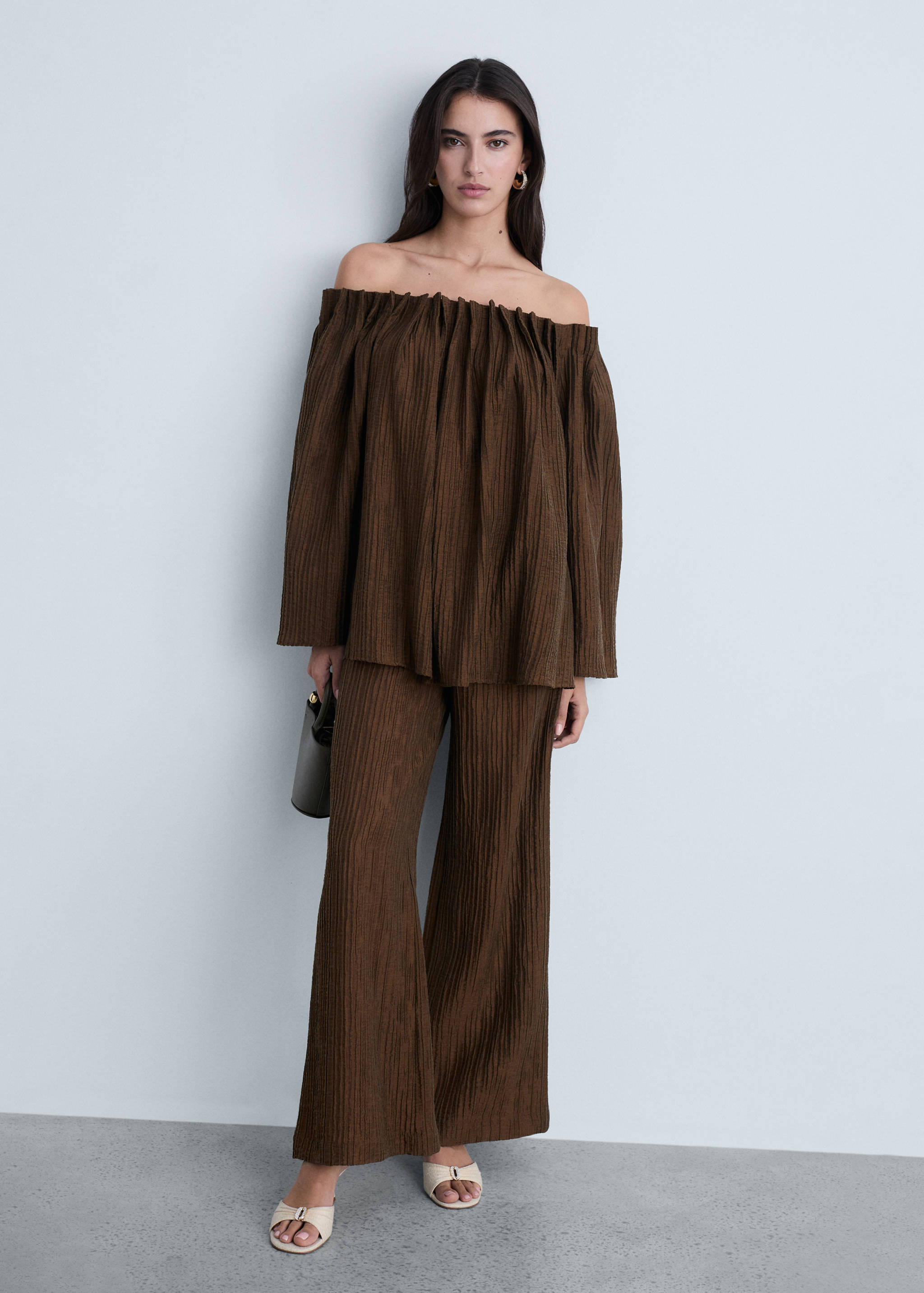 Rynkad blus med textur - Allmän bild