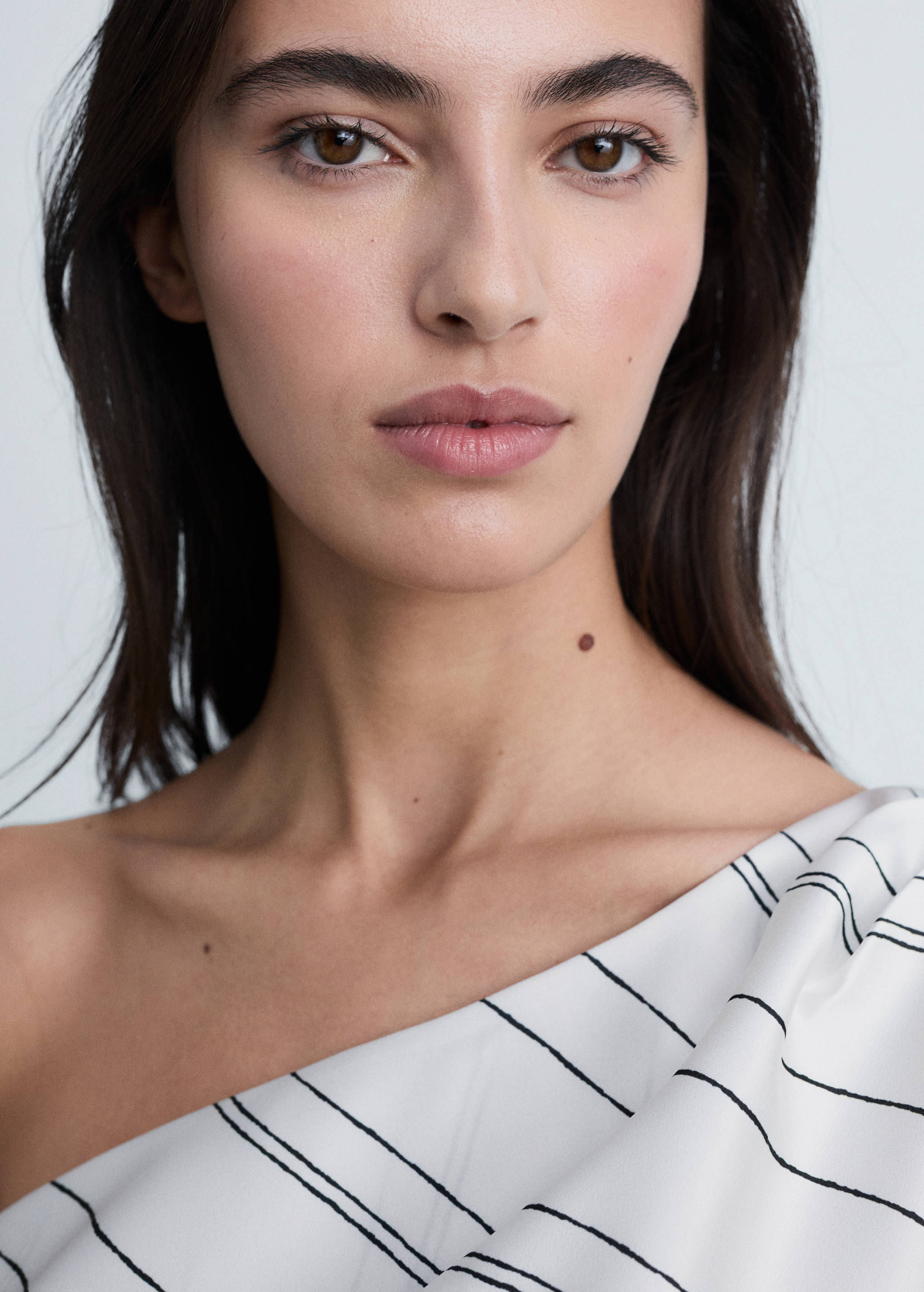 بلوزة مخططة غير متماثلة - تفاصيل المنتج 1