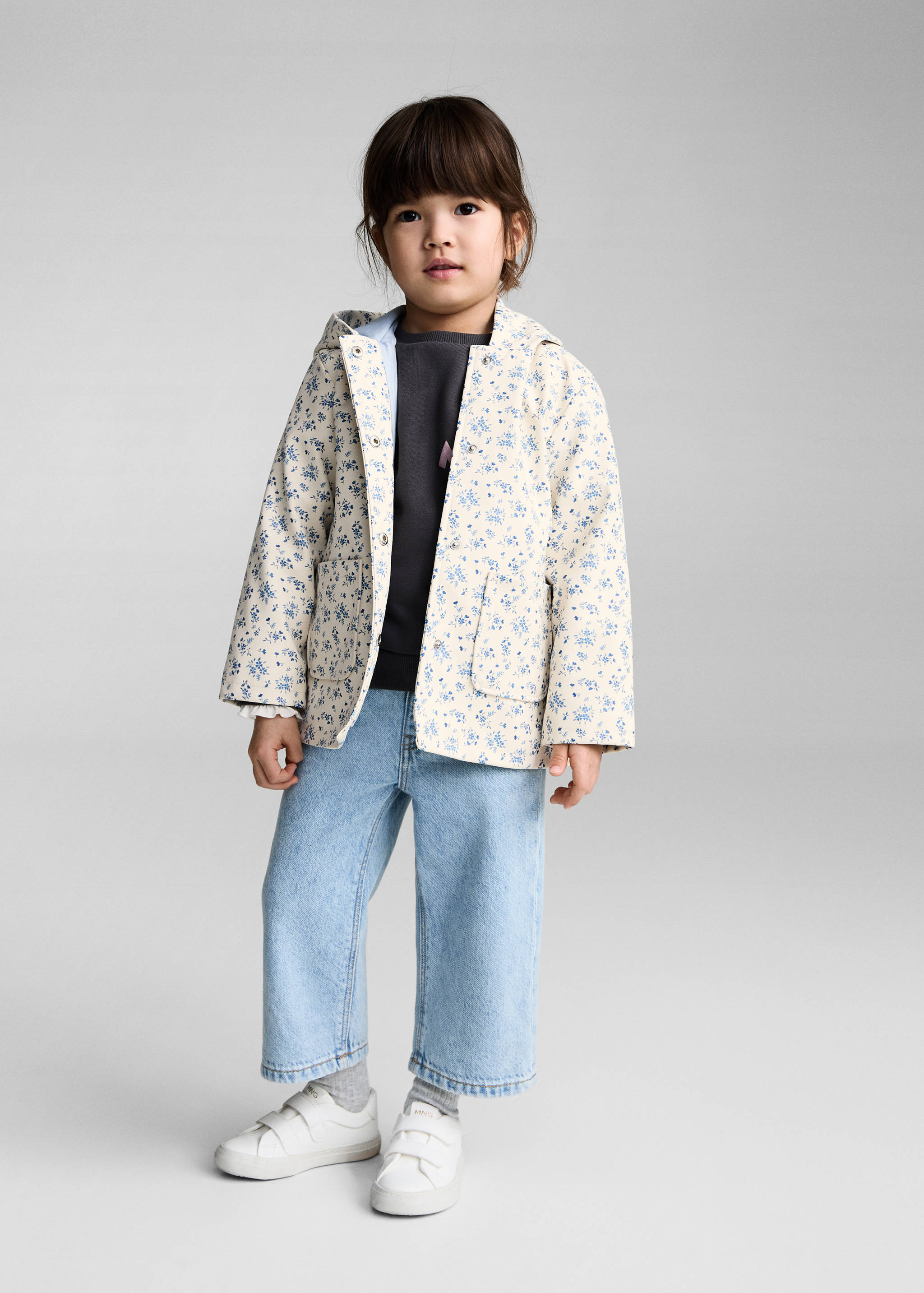 Hooded water-repellent parka - General plane