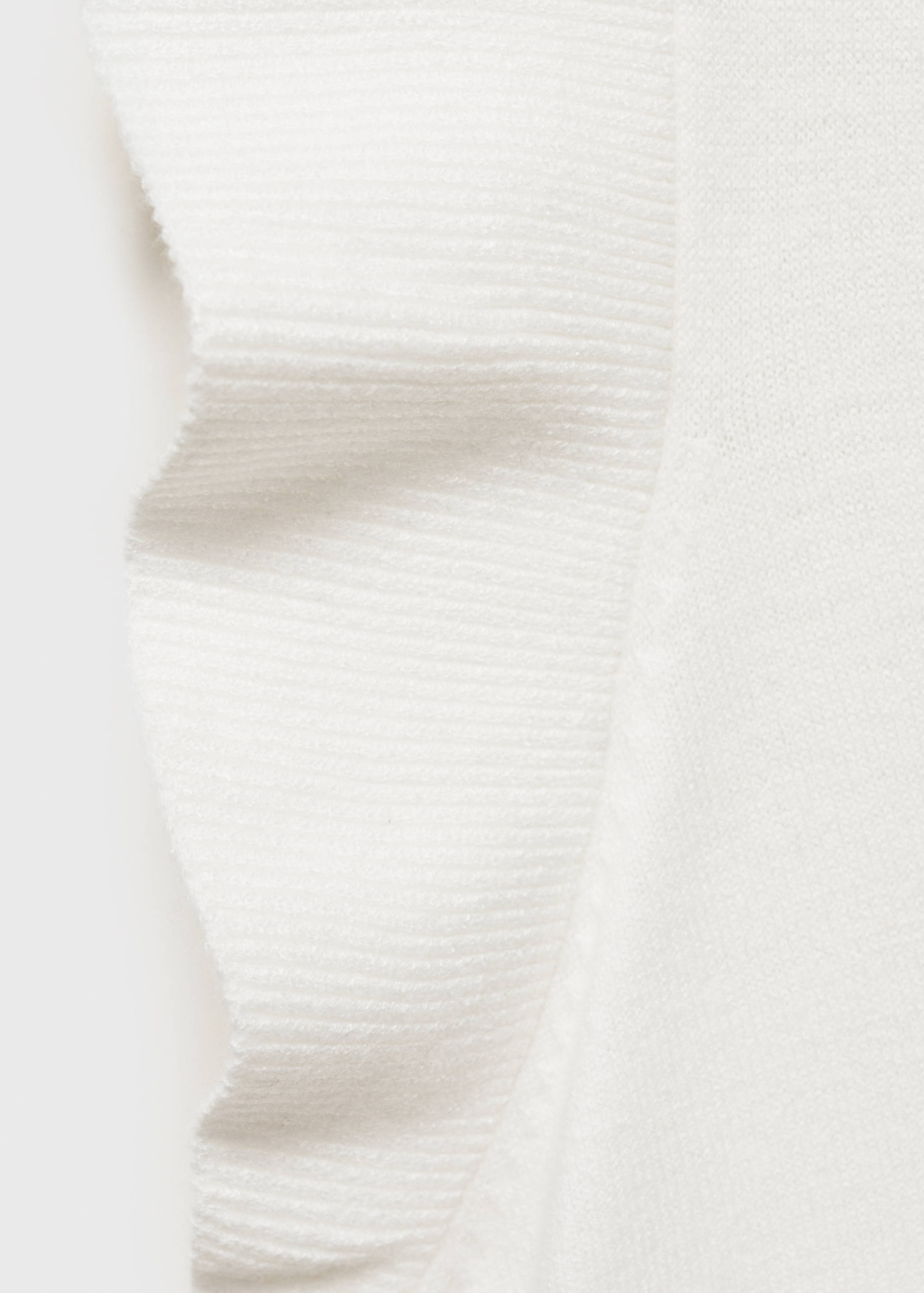 V-neck top - Details of the article 8