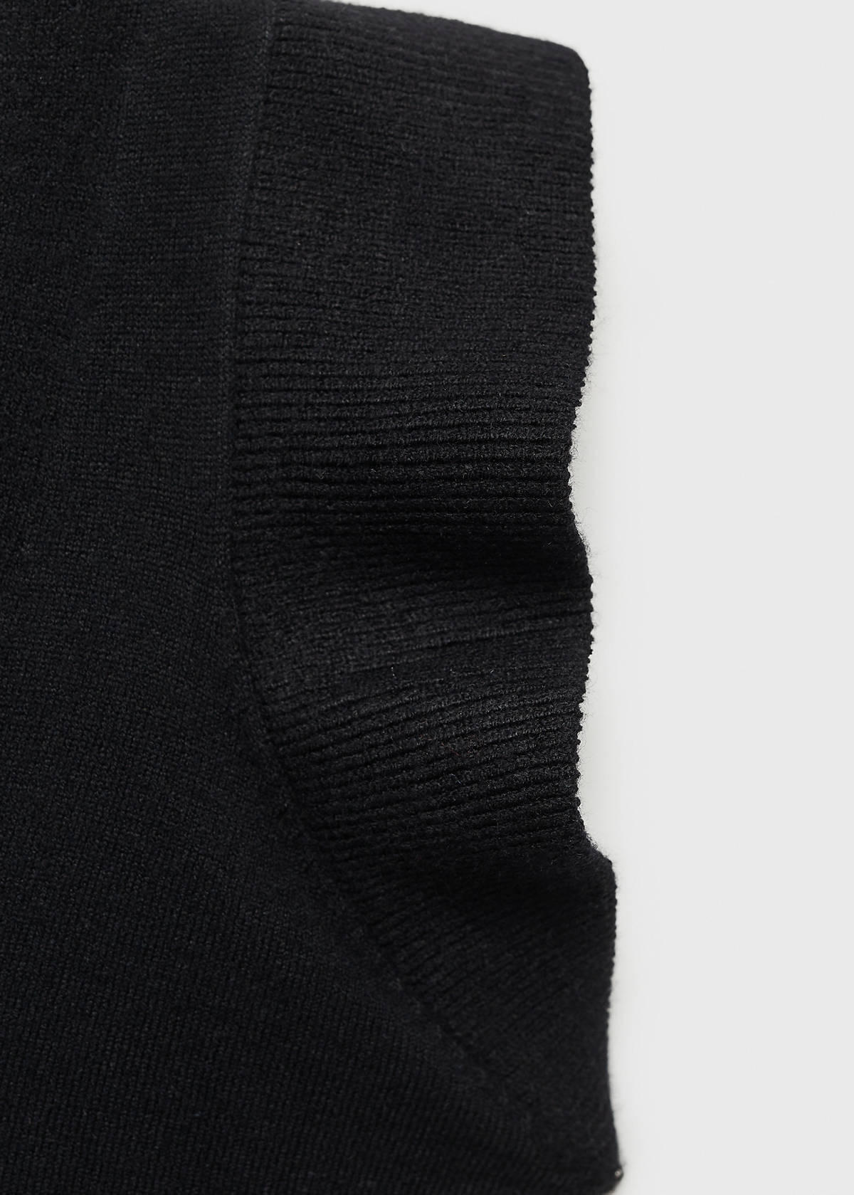 V-neck top — Black