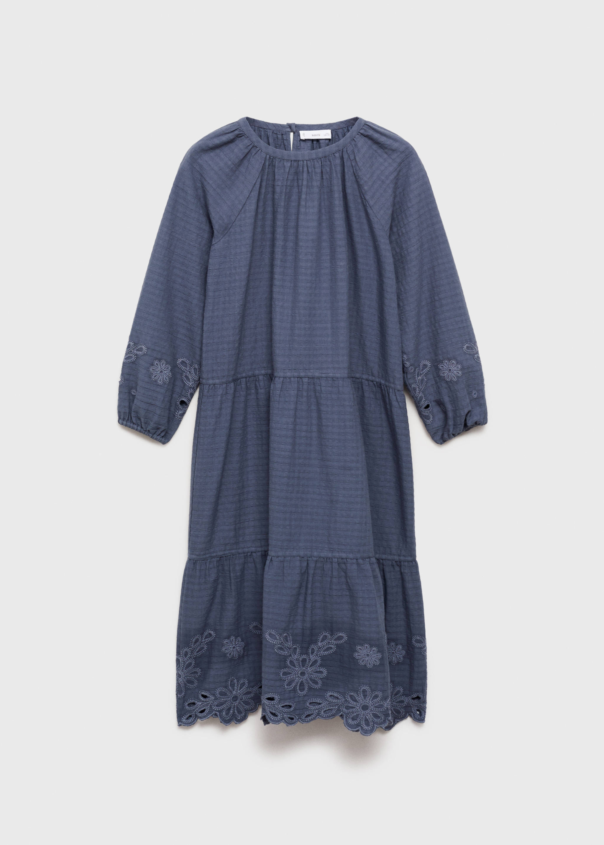 Robe texturée broderies - Article sans modèle