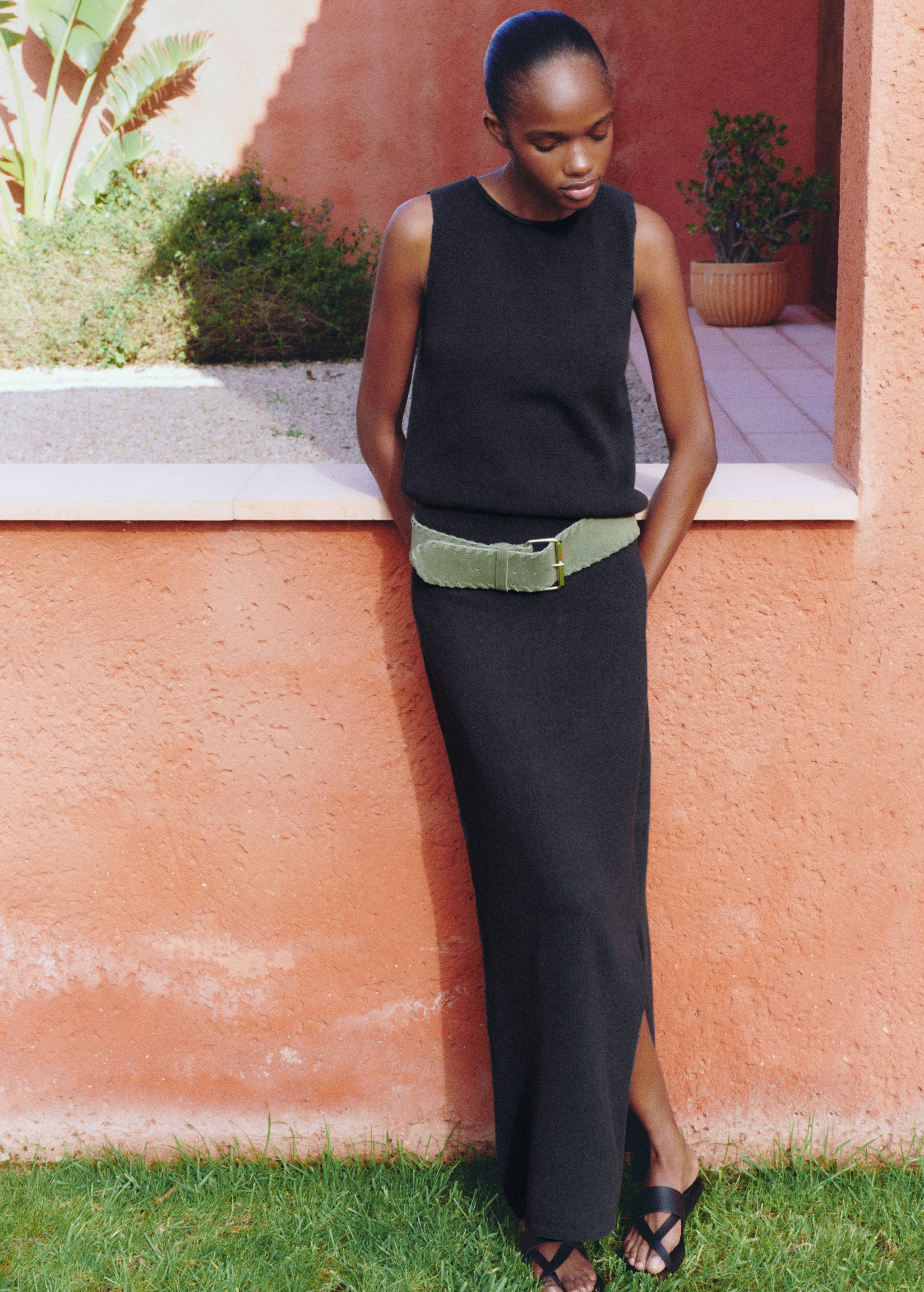 Long skirt with side slit - Details of the article 5