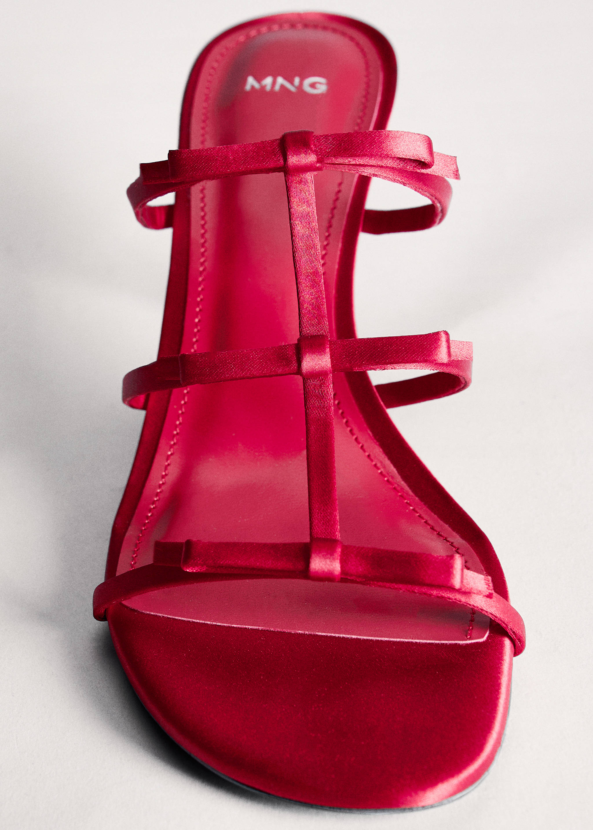 Strappy heeled sandals with bow detail - Details of the article 5