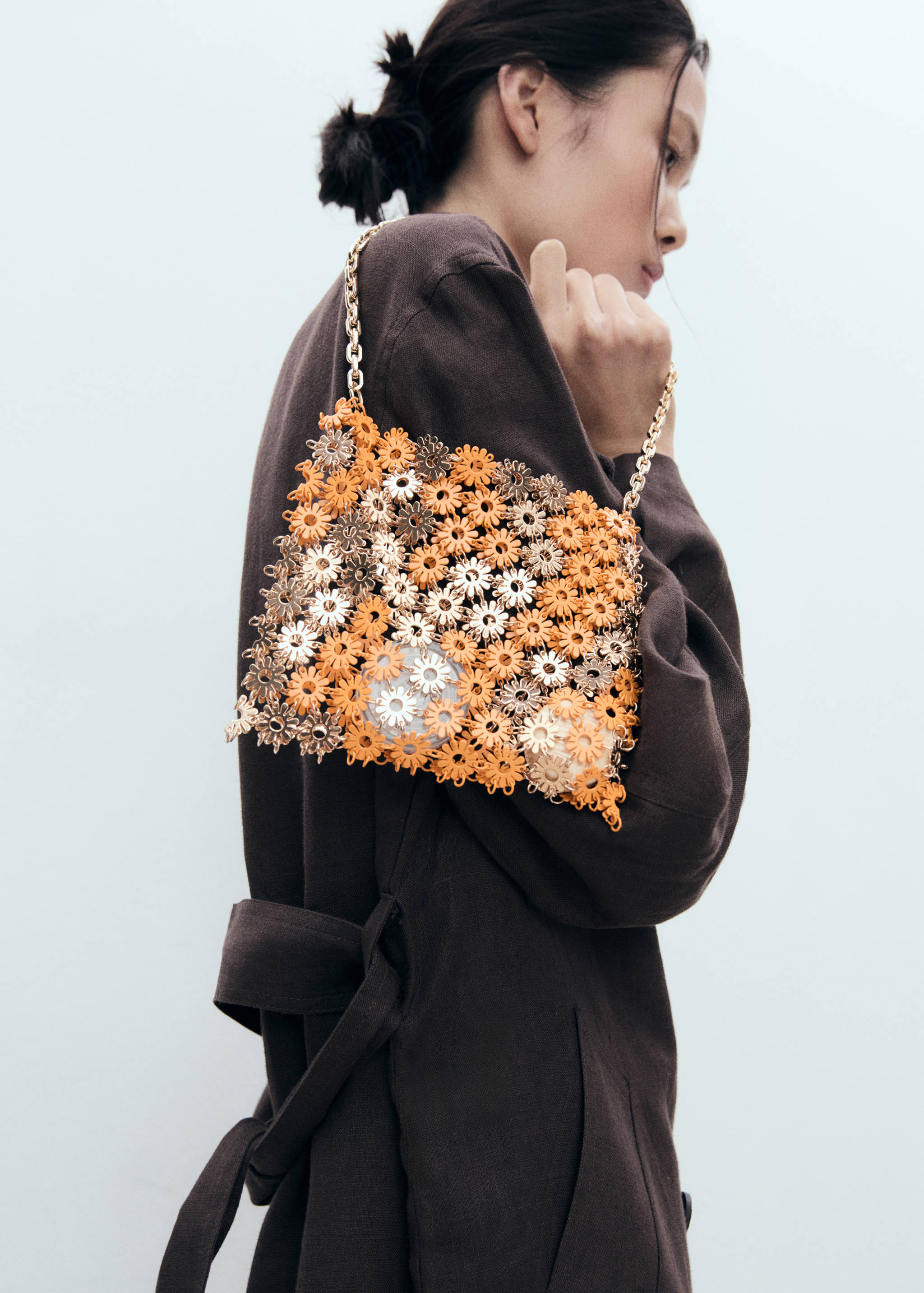 Сумка на плечо с металлическими цветами - Общий план