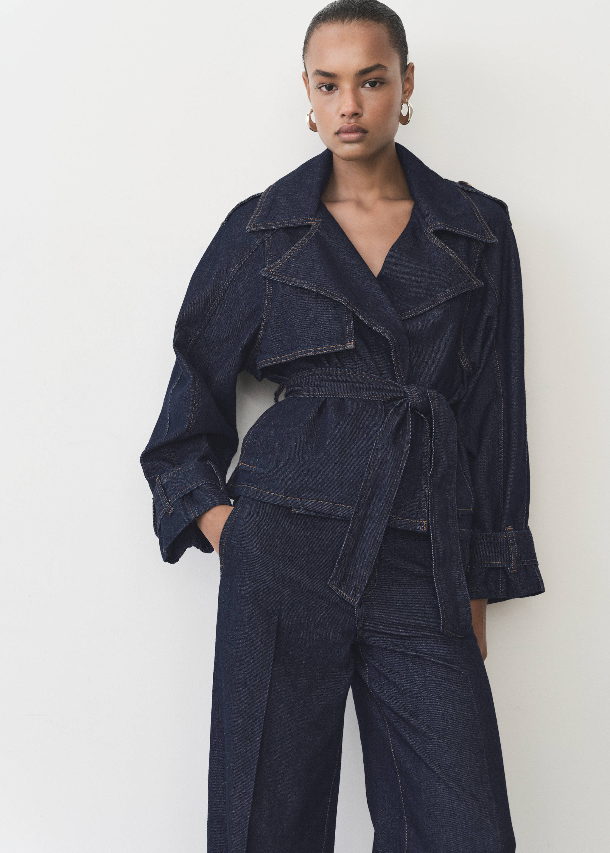 Short denim trench coat with belt - Details of the article 2