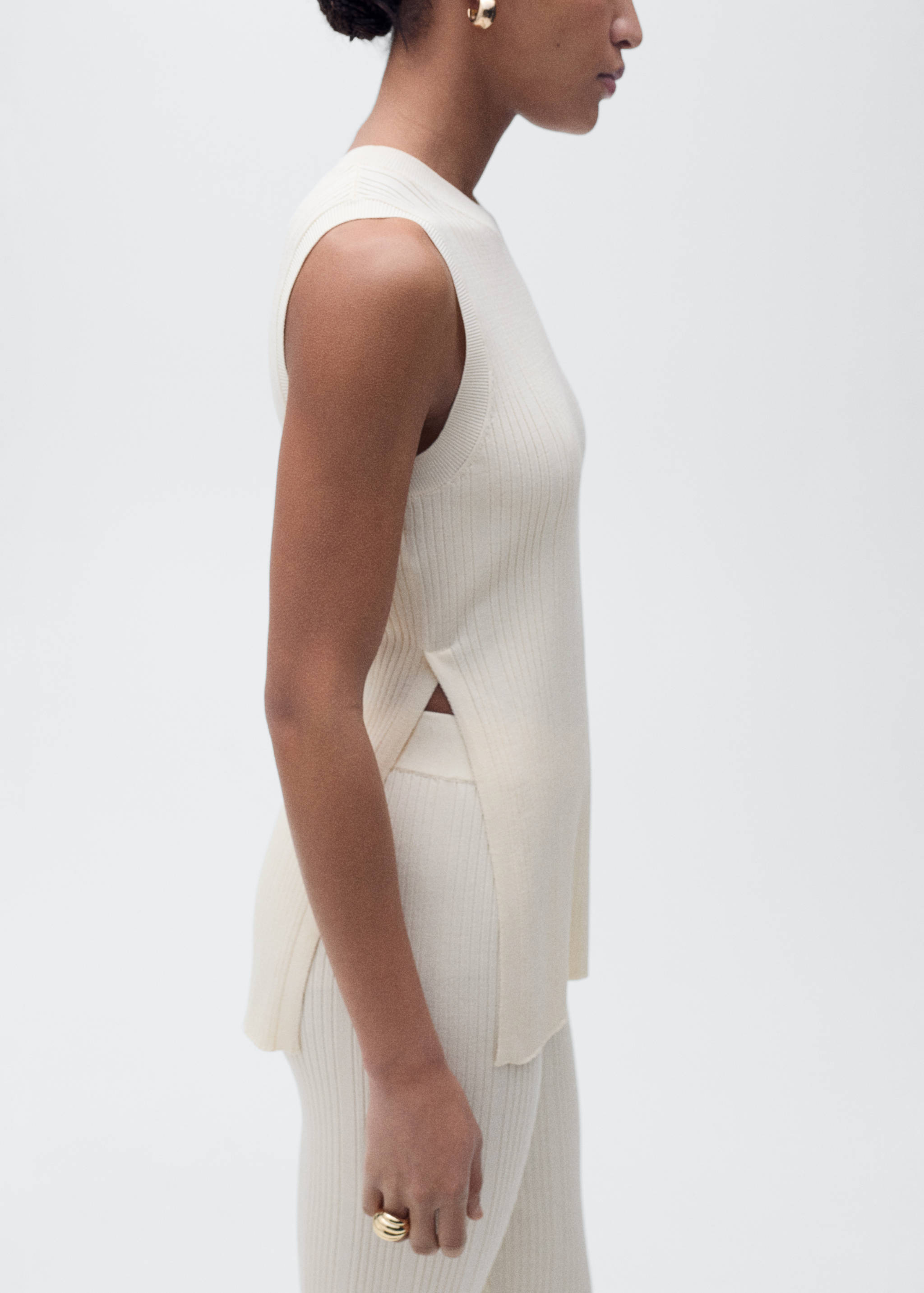 Ribbed top with openings - Details of the article 6