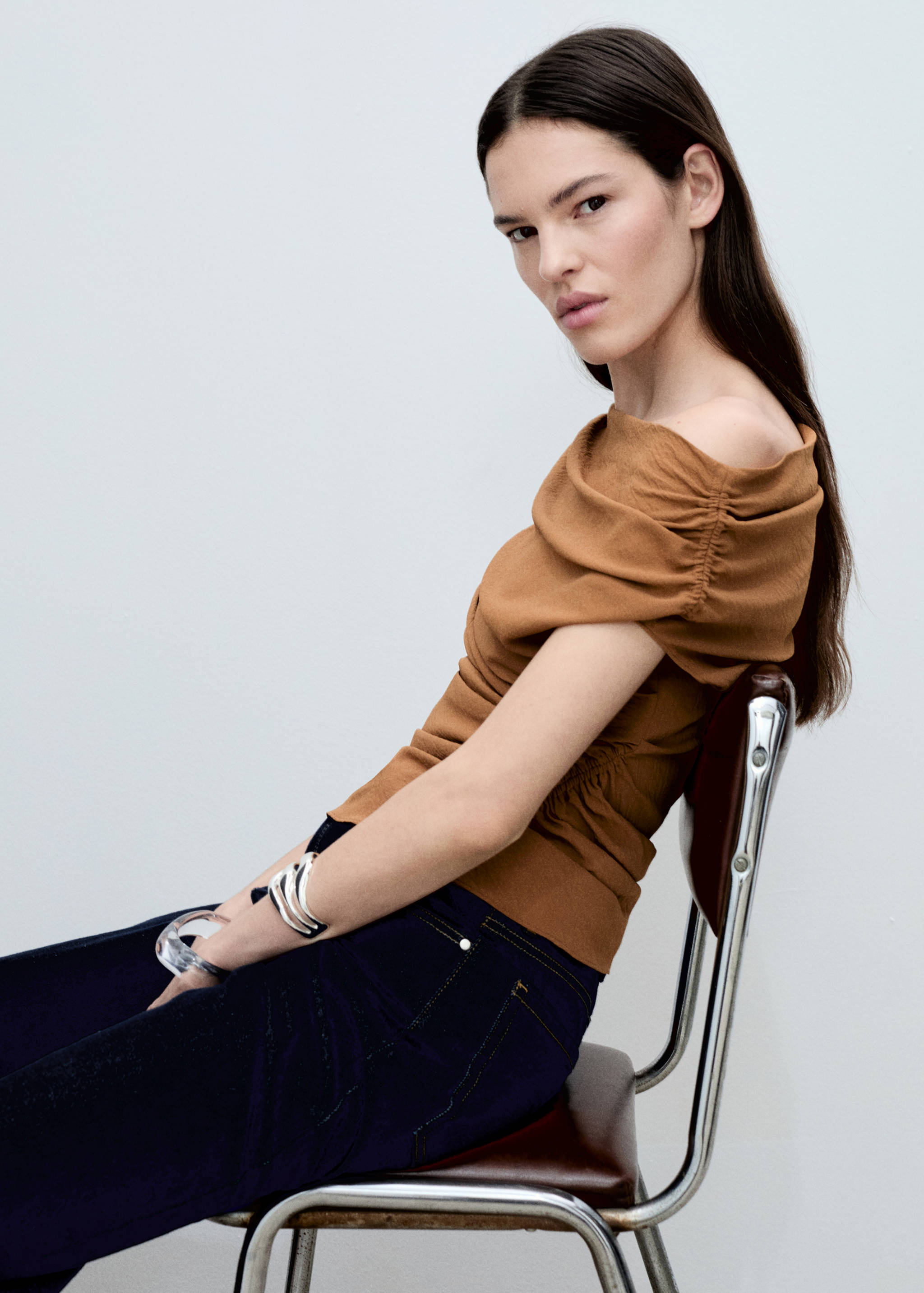Asymmetric ruched top - Details of the article 2
