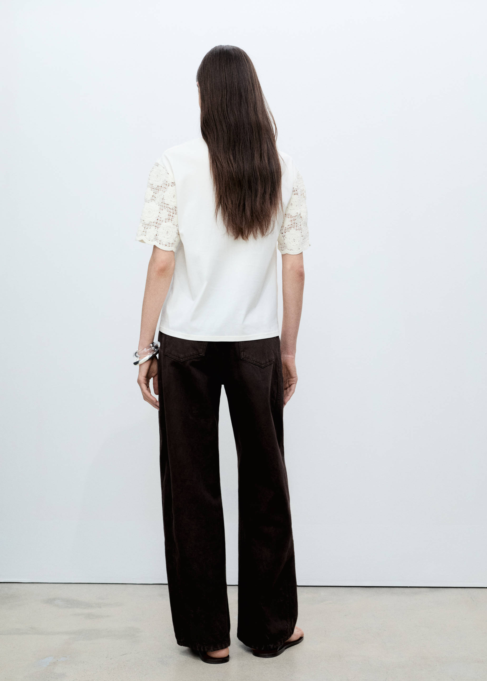 Cotton crochet sleeve t-shirt - Reverse of the article