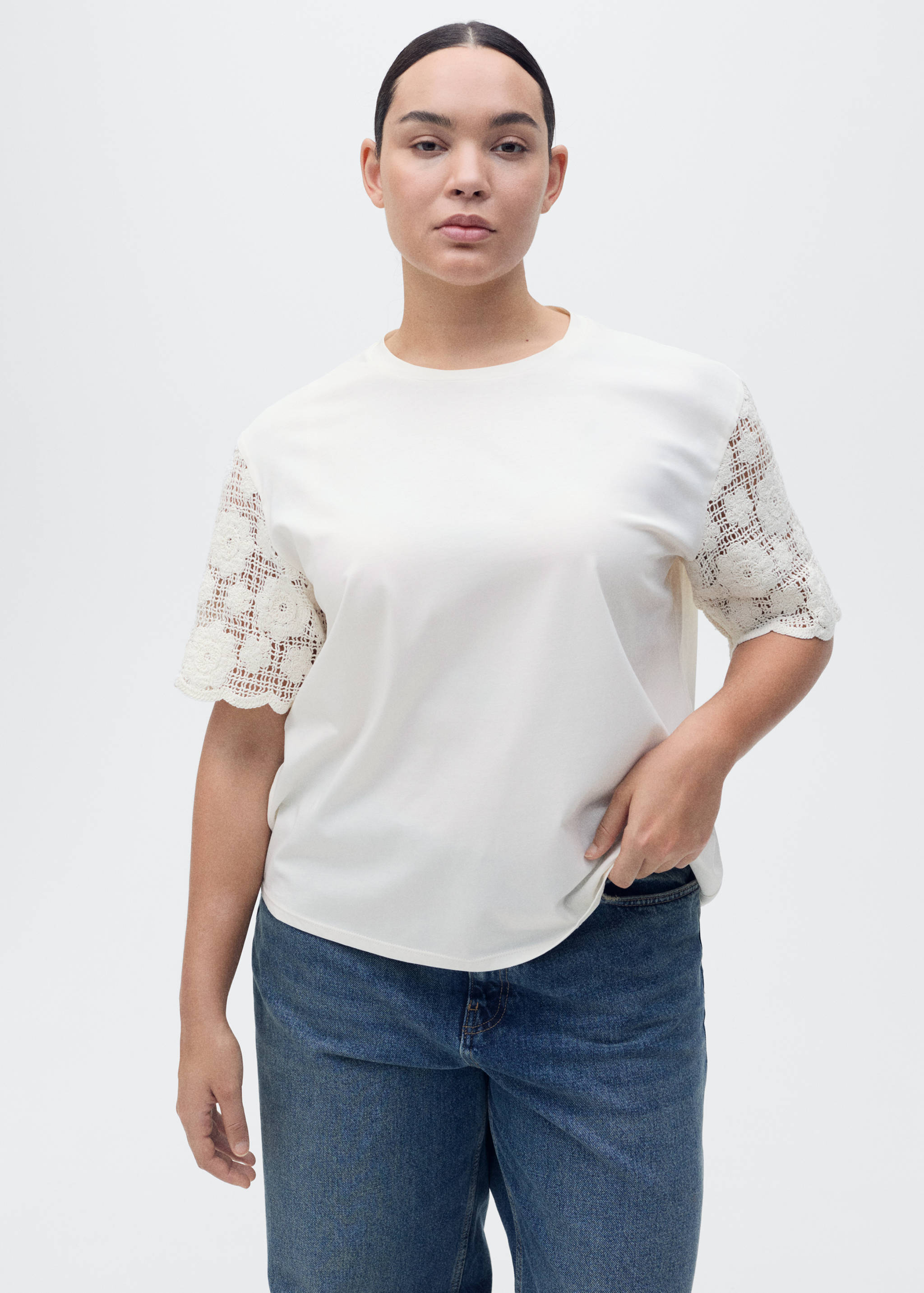 Cotton crochet sleeve t-shirt - Details of the article 5