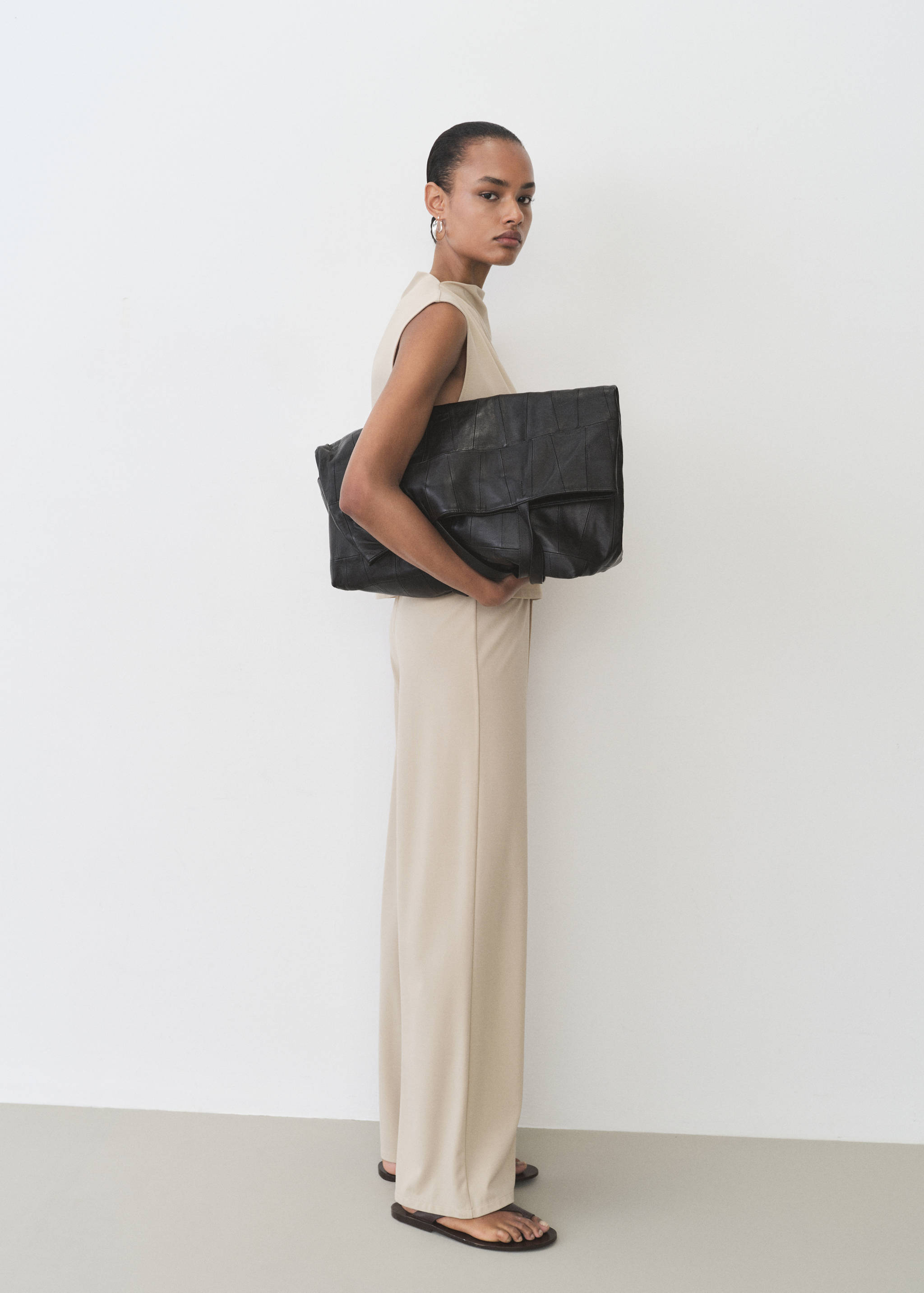 Wide leg trousers with elastic waist - General plane