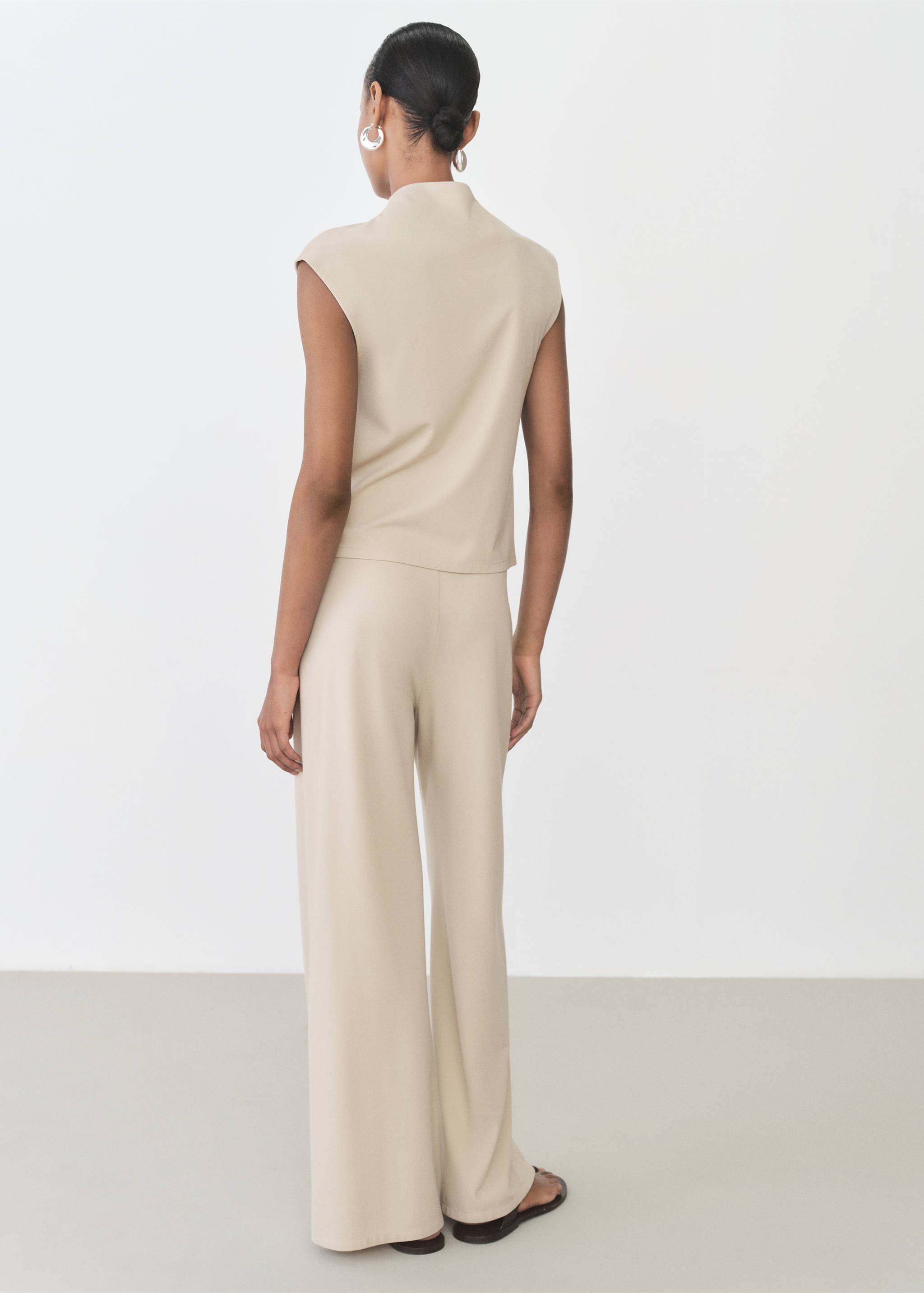 Wide leg trousers with elastic waist - Reverse of the article