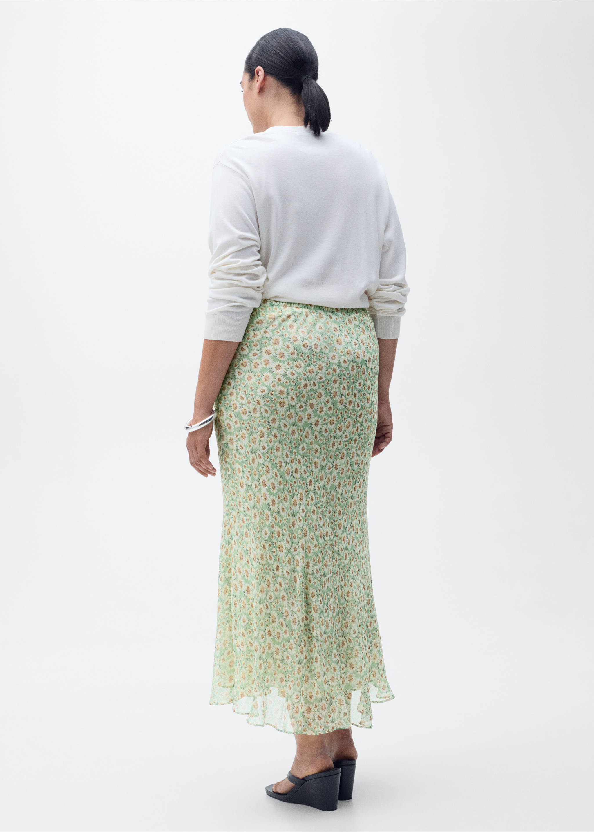 Long floral flared skirt - Details of the article 4, Pastel Green. Ref: 87075757-00.
