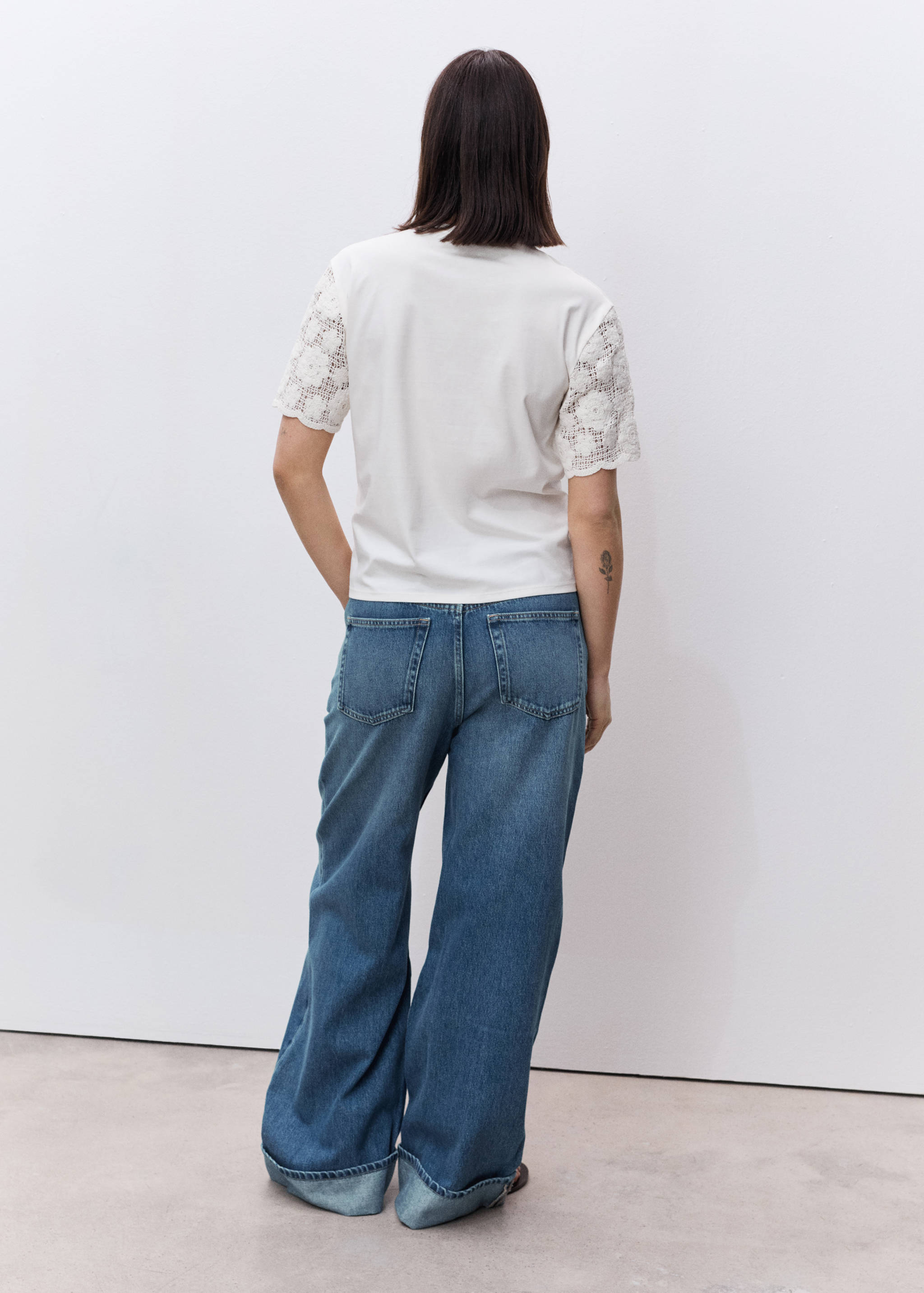 Maternity top with crochet sleeves - Reverse of the article