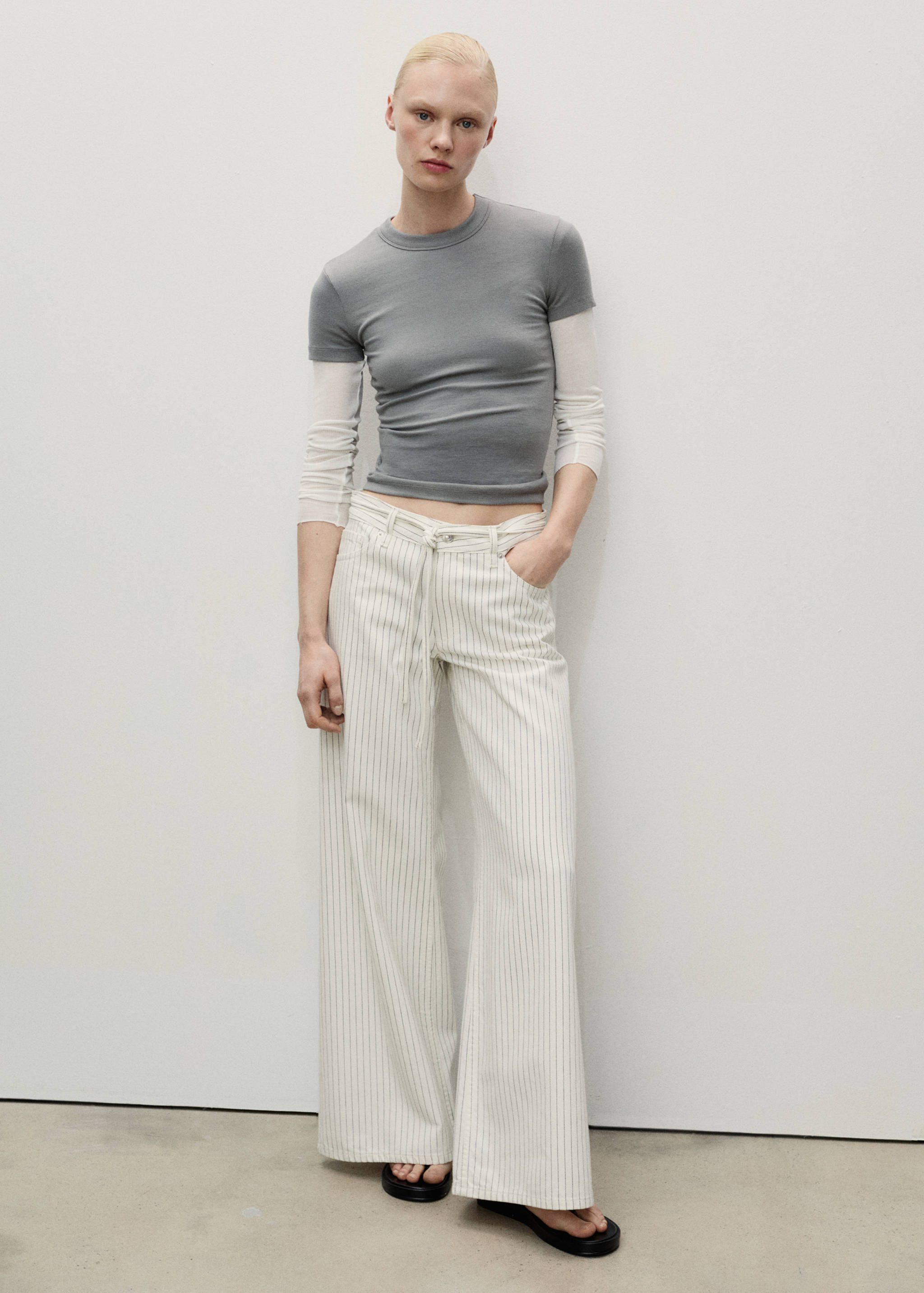 Wide leg jeans with stripes and belt - General plane