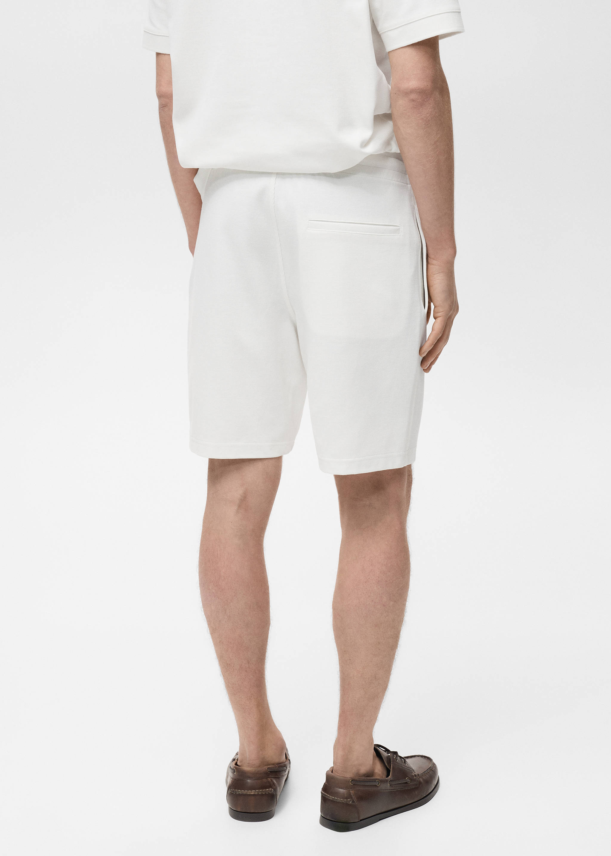 Structured knitted shorts - Reverse of the article