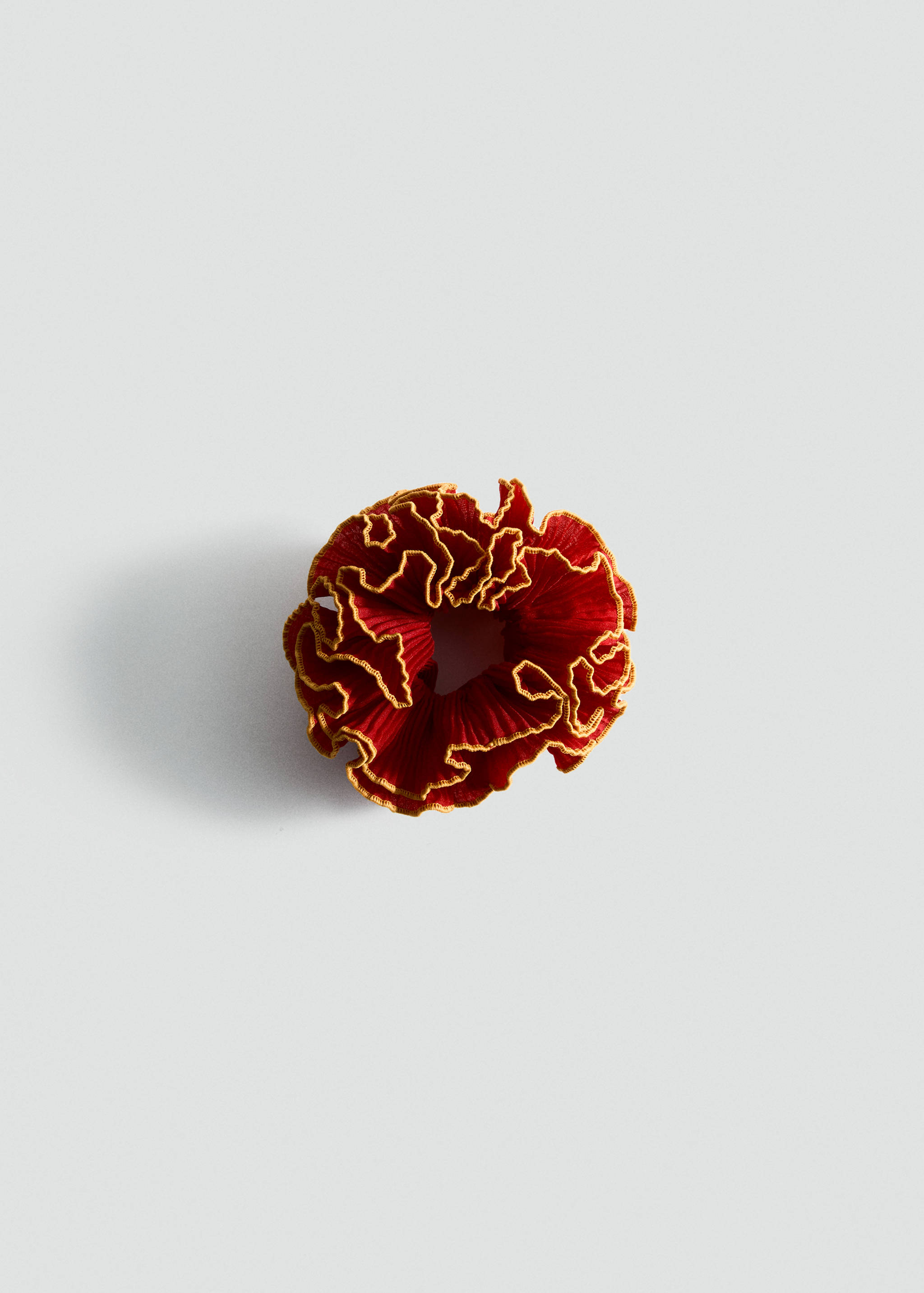 Flower scrunchie with contrasting trim - Article without model