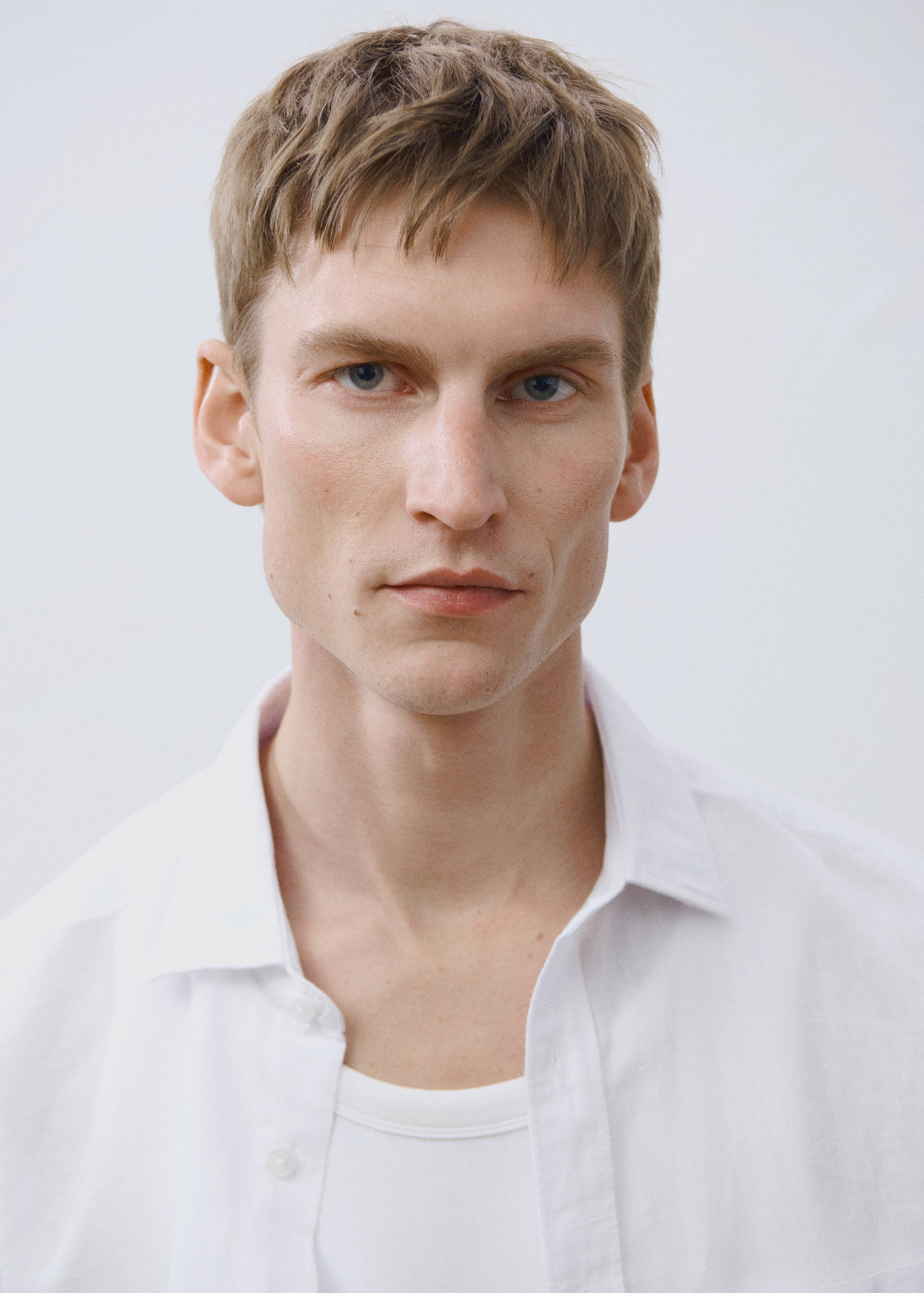 Pocket linen shirt - Details of the article 3