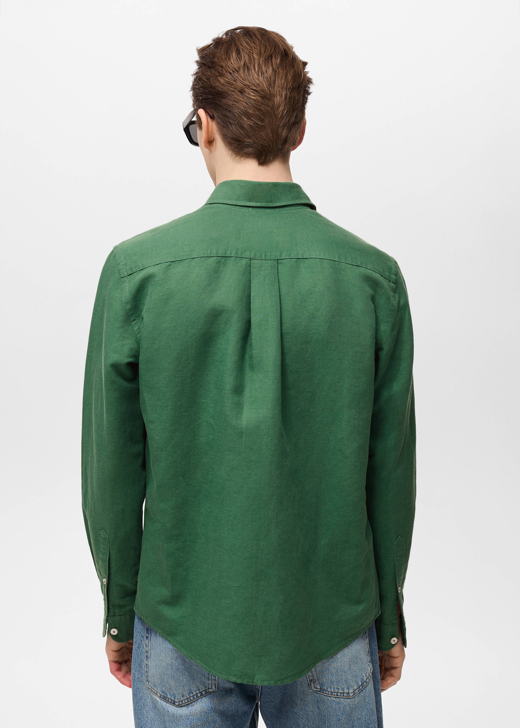 قميص كتان بجيب - الجهة الخلفية للمنتج