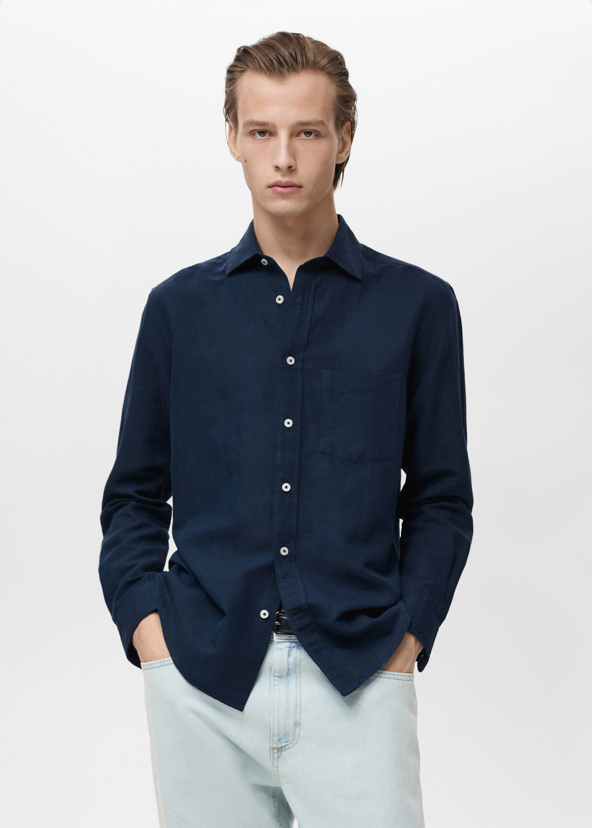 قميص كتان بجيب - رؤية وسط