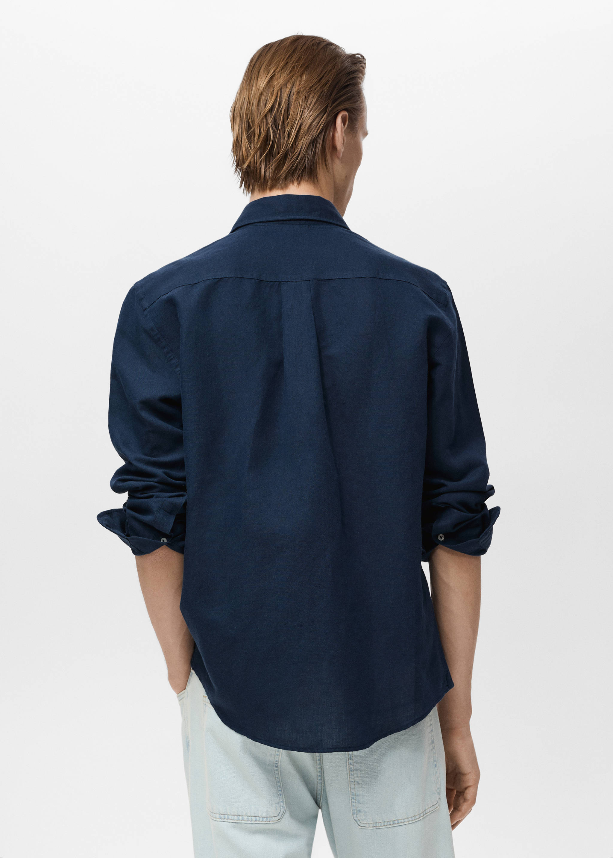 قميص كتان بجيب - الجهة الخلفية للمنتج