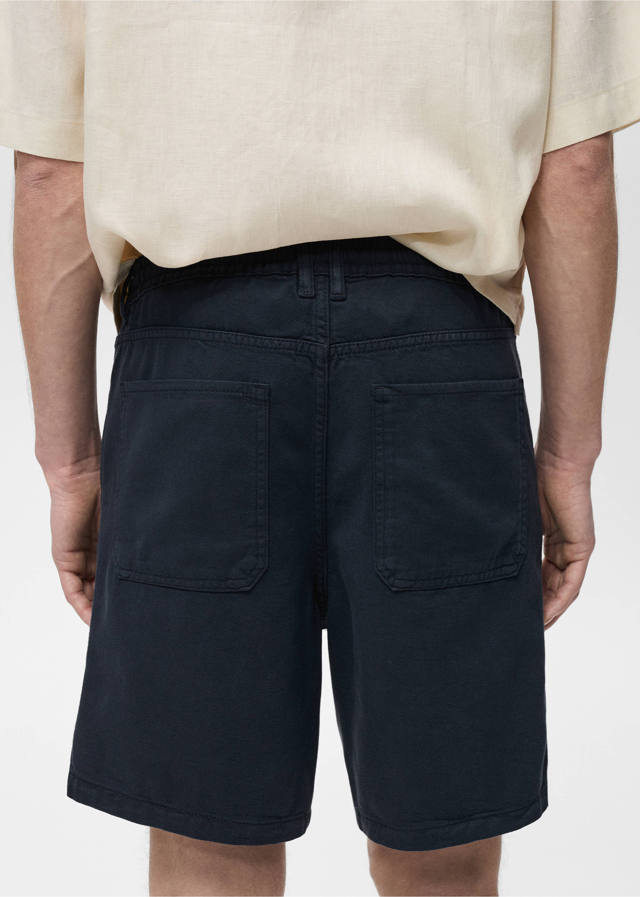 Denim bermuda met aansnoerkoord - Detail van het artikel 3, Donkermarine. Ref: 87075930-00.