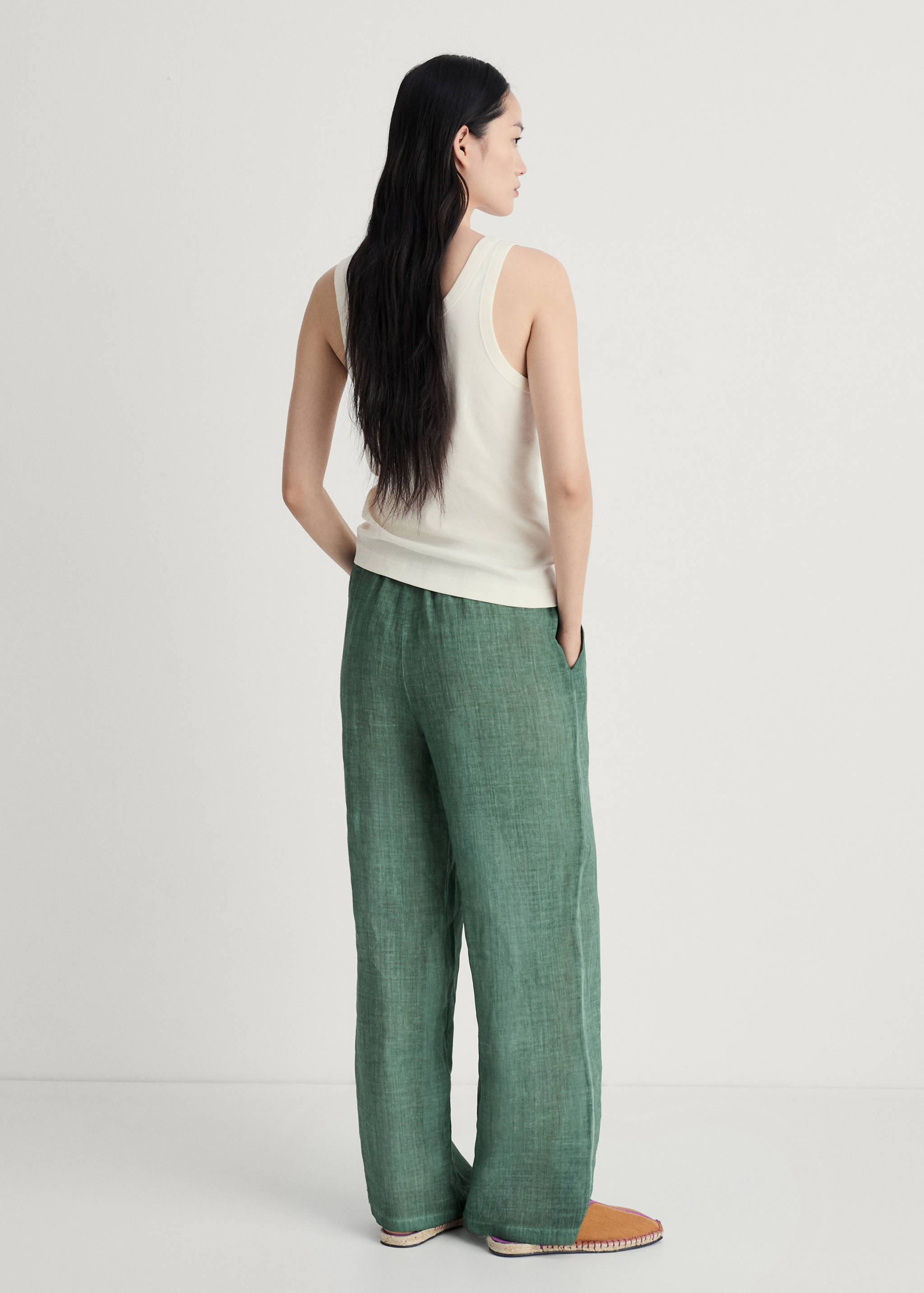 Overdyed-design ramie trousers - Reverse of the article
