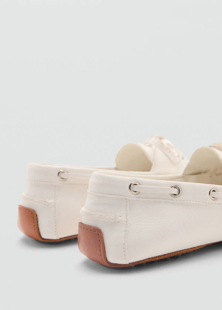 Leather boat shoes with laces — White