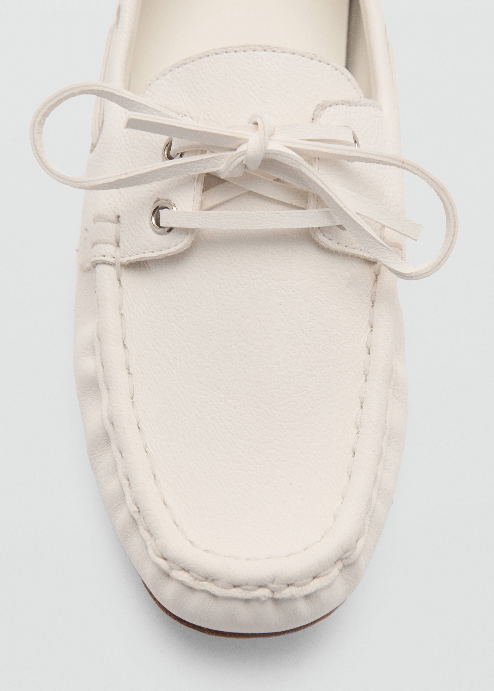 Leather boat shoes with laces - Details of the article 2