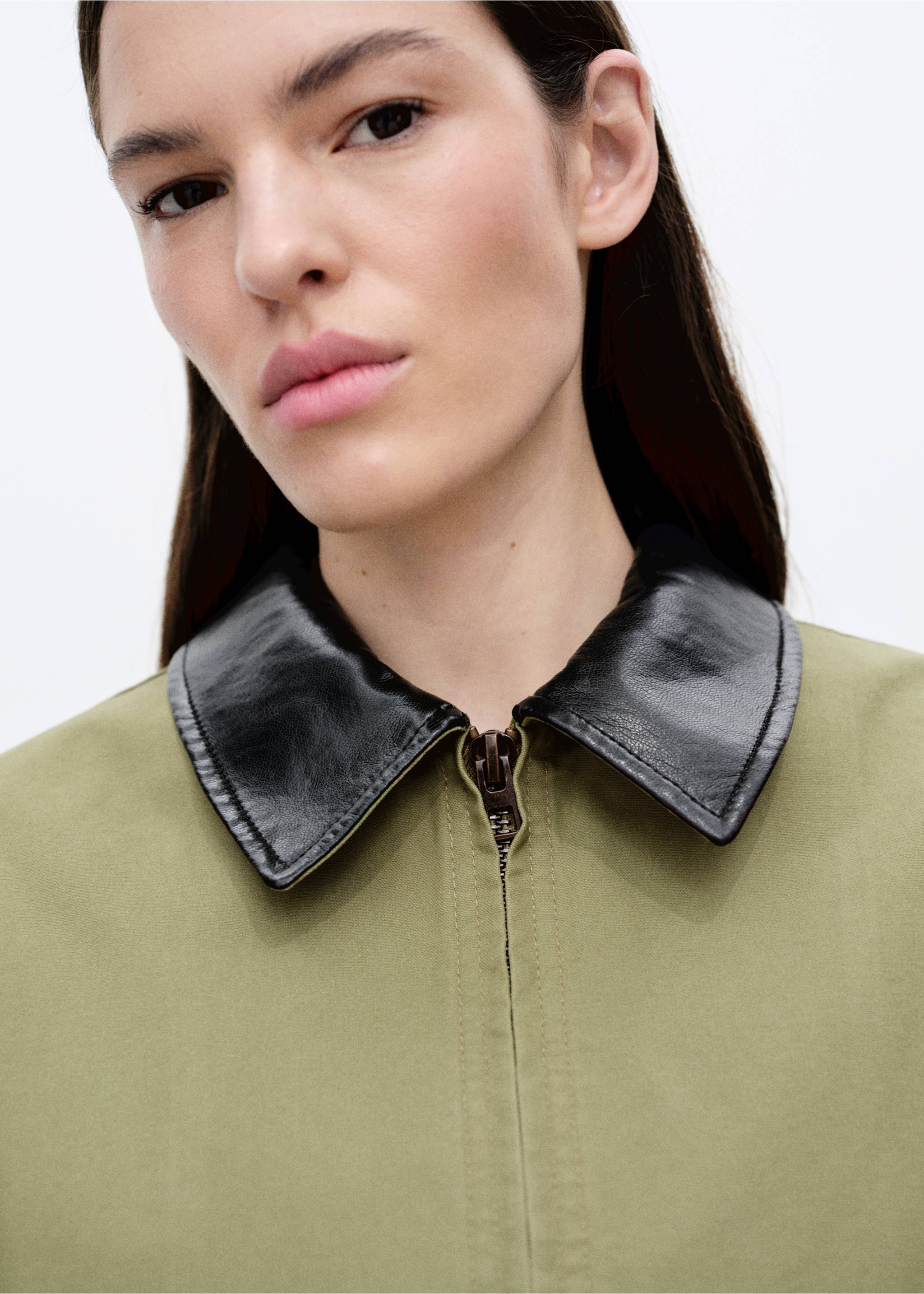 Cotton jacket with contrasting collar - Details of the article 3, Khaki. Ref: 87075944-00.