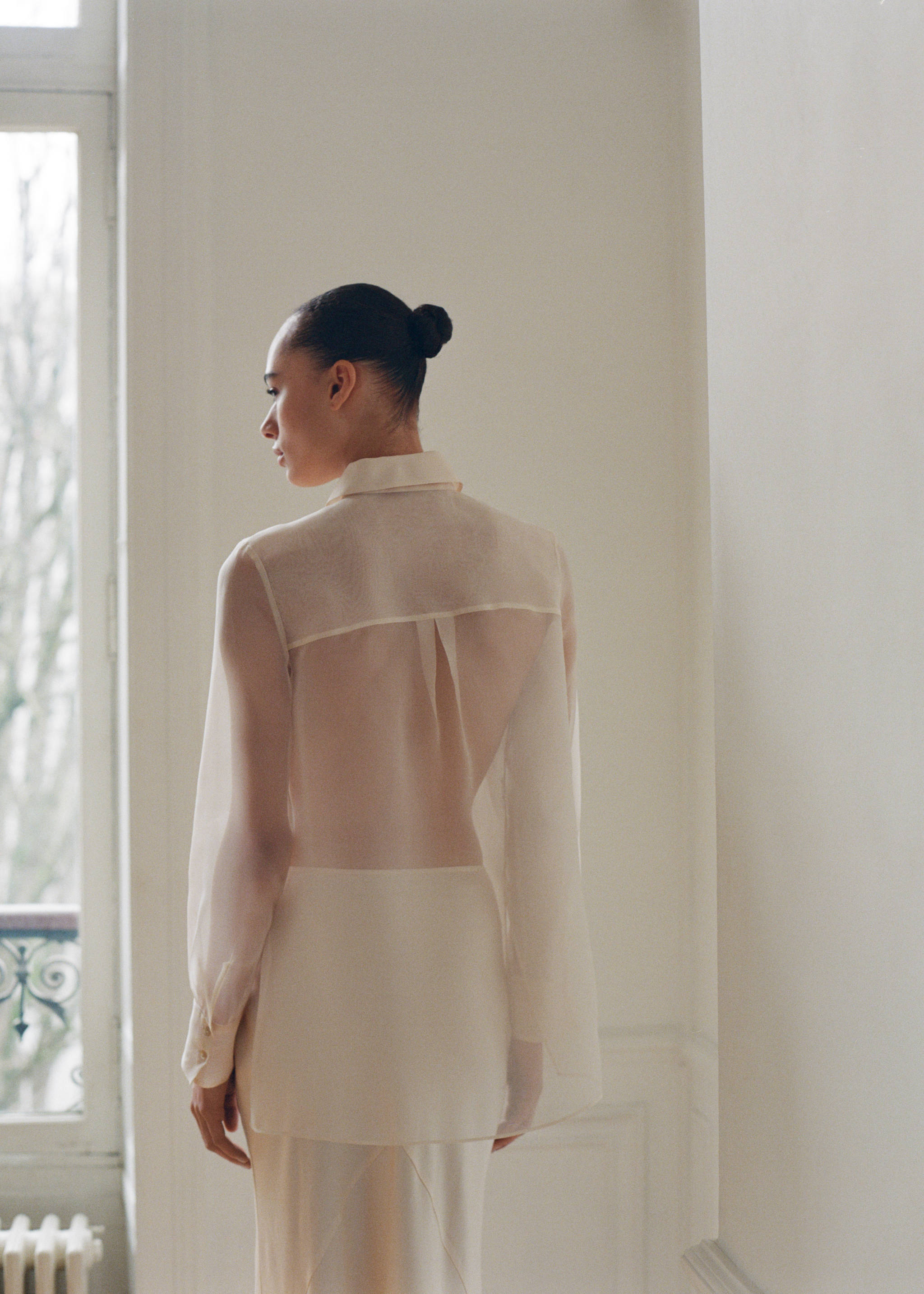 Semi-transparent silk organza shirt - Details of the article 7