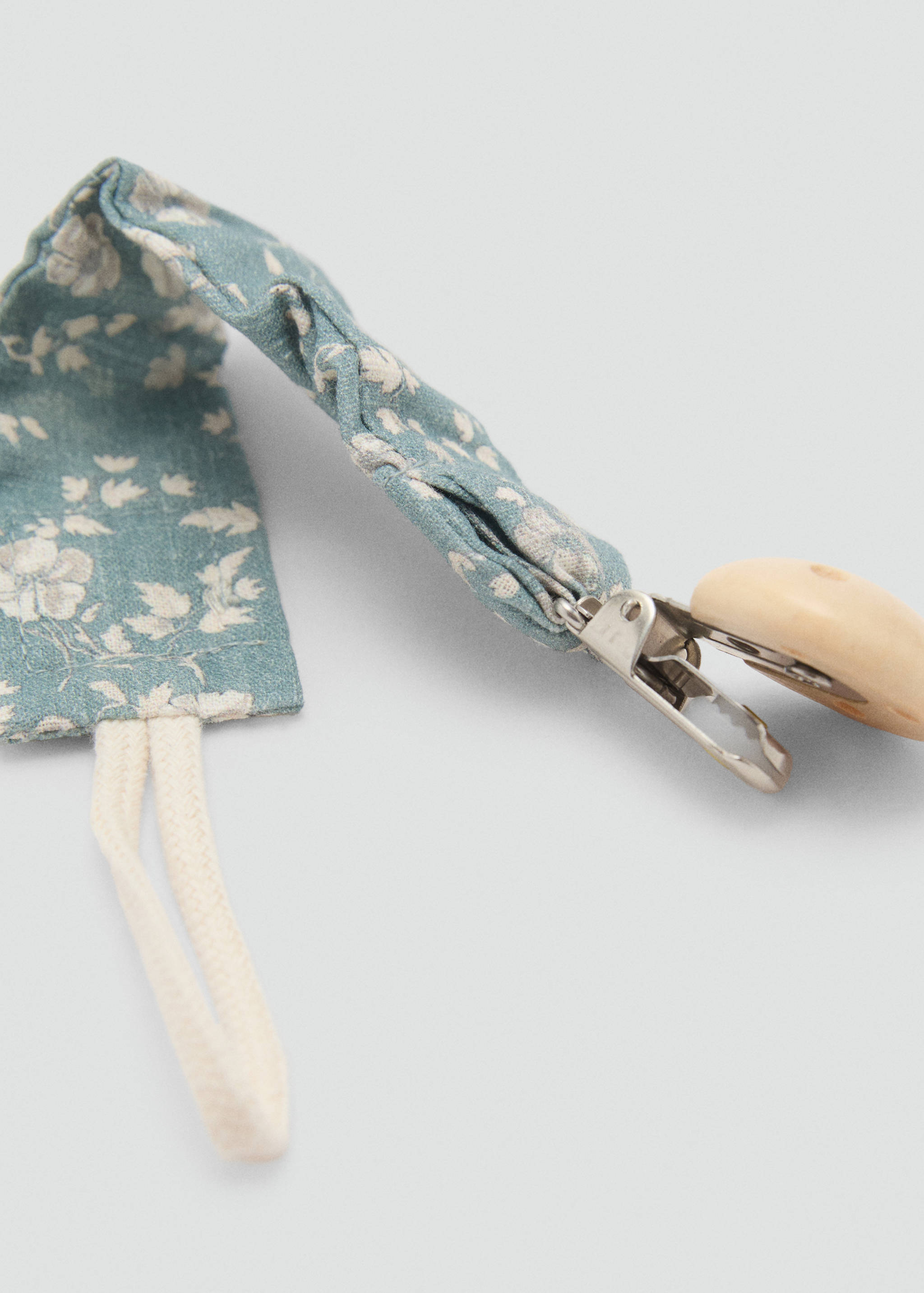 Broš s držačem za dudu varalicu s printom - Prikaz srednjeg dijela