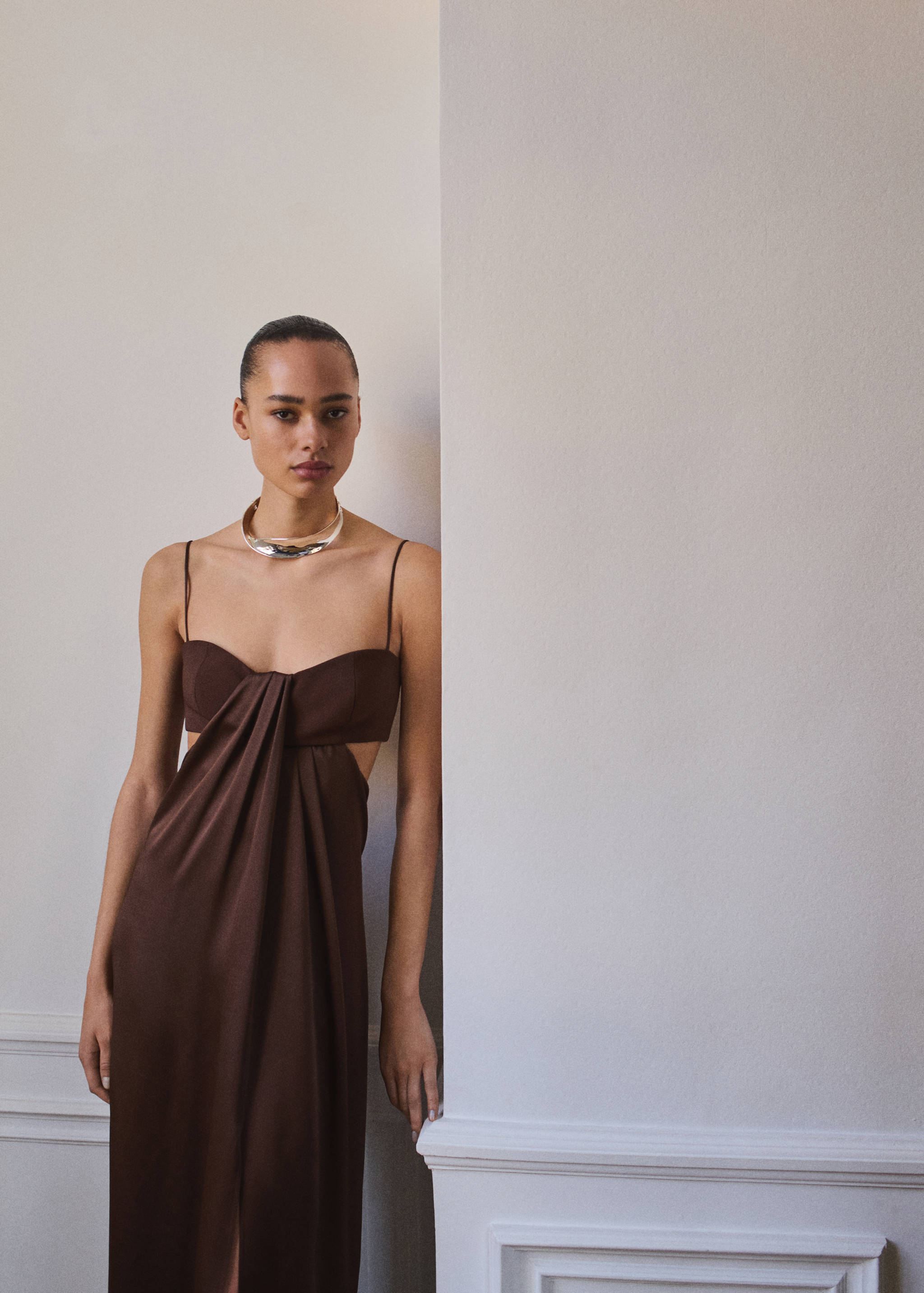 Satin dress with side slits - Details of the article 1