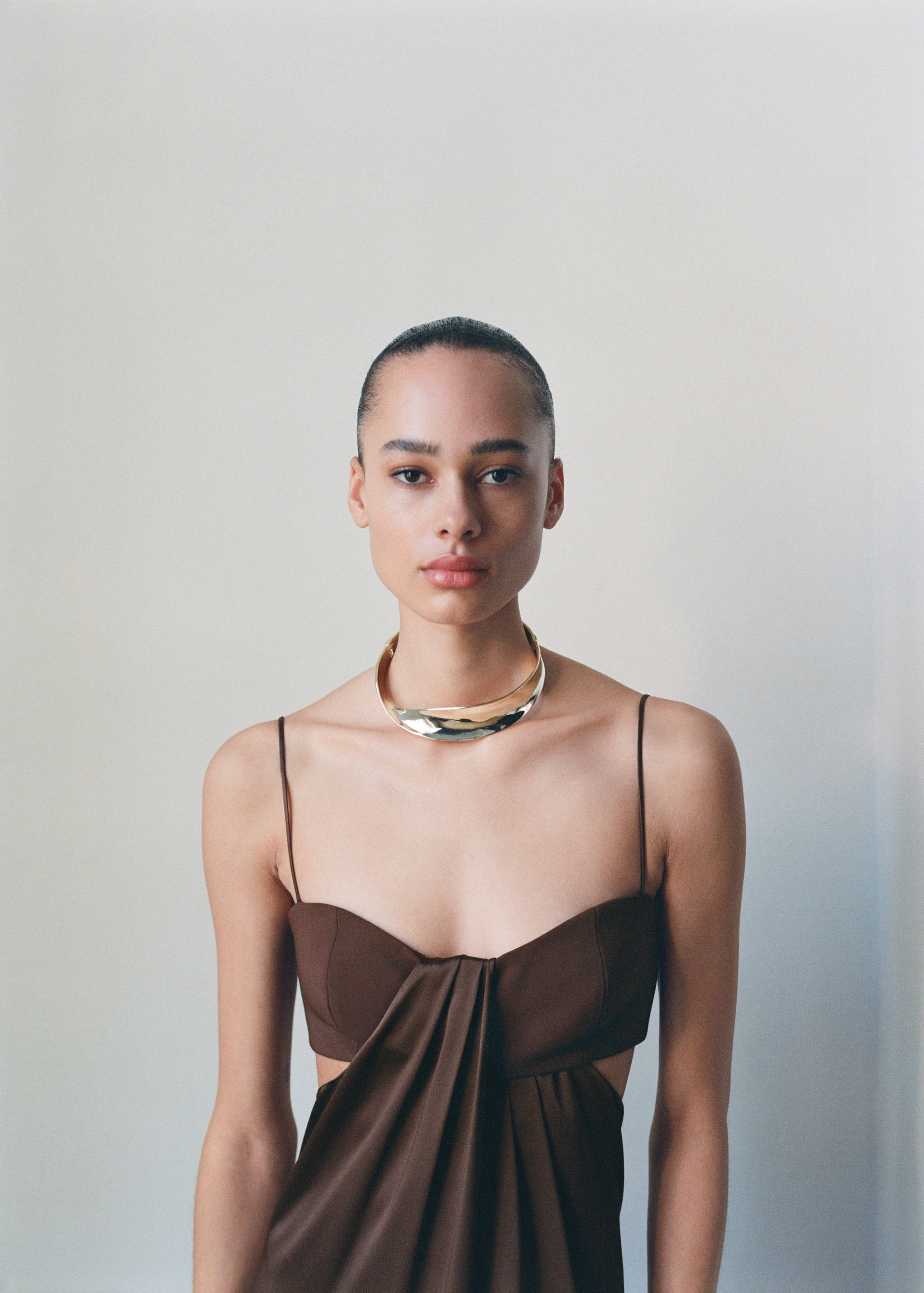 Satin dress with side slits - Details of the article 6