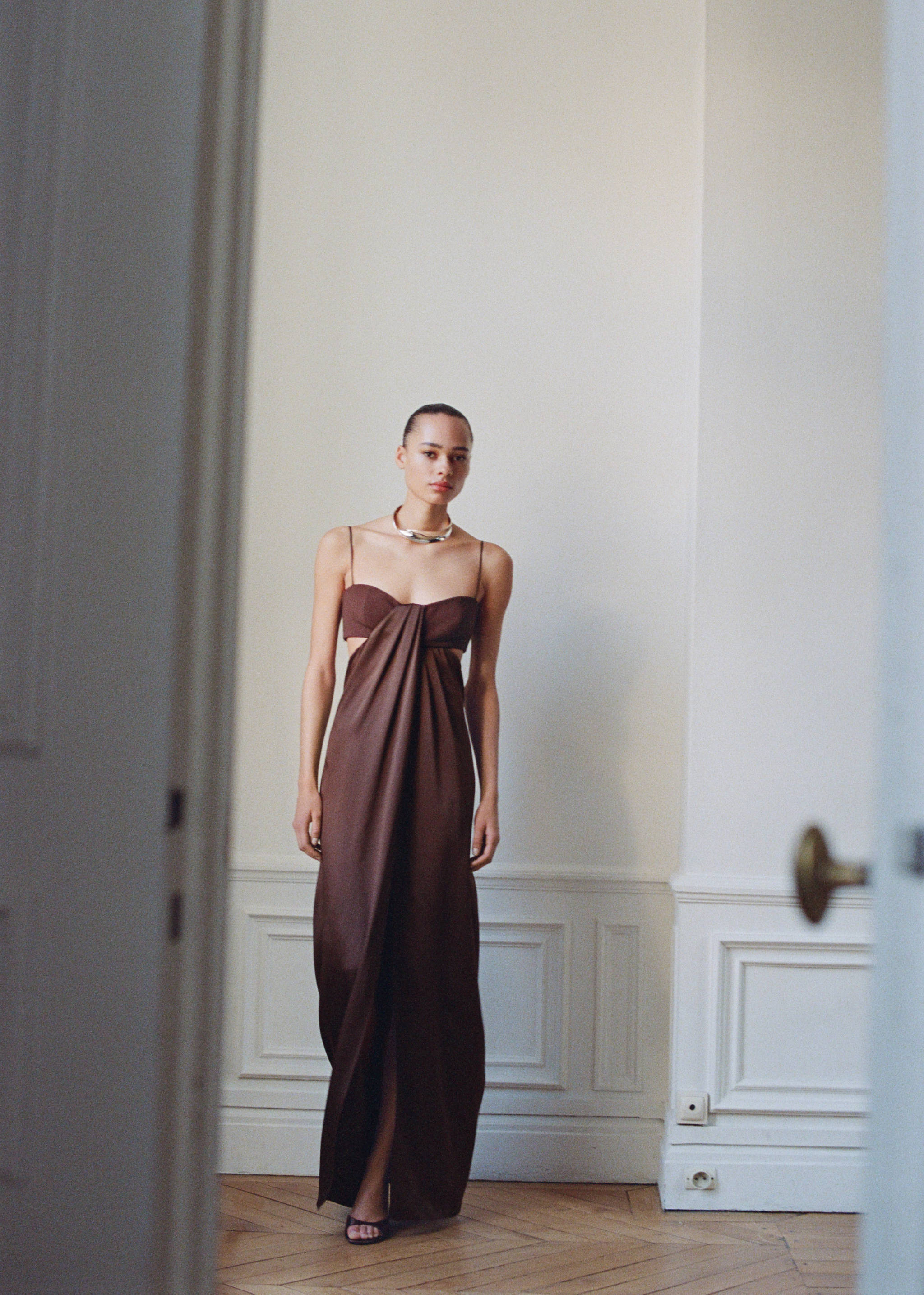 Satin dress with side slits - Details of the article 9